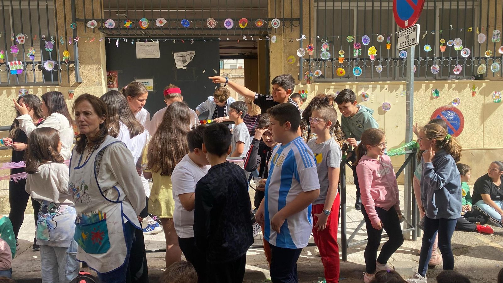 Una iniciativa para tener calles seguras libres de tráfico junto a los colegios en Jaén