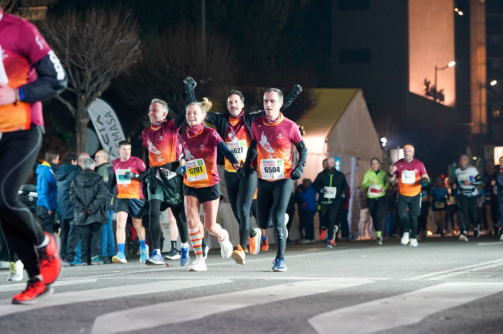 En imágenes: búscate en tu llegada a meta de la Carrera de San Antón 2026 (18)