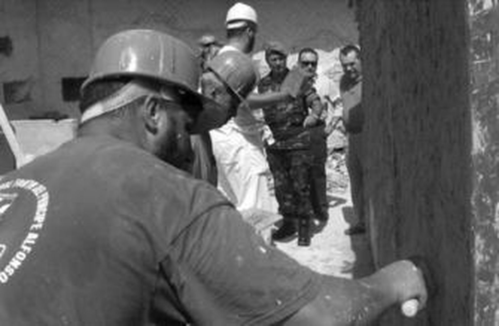 El comandante general de Ceuta, Enrique Vidal de Loño, visitó el Fortín del Príncipe para ver el desarrollo de los trabajos.