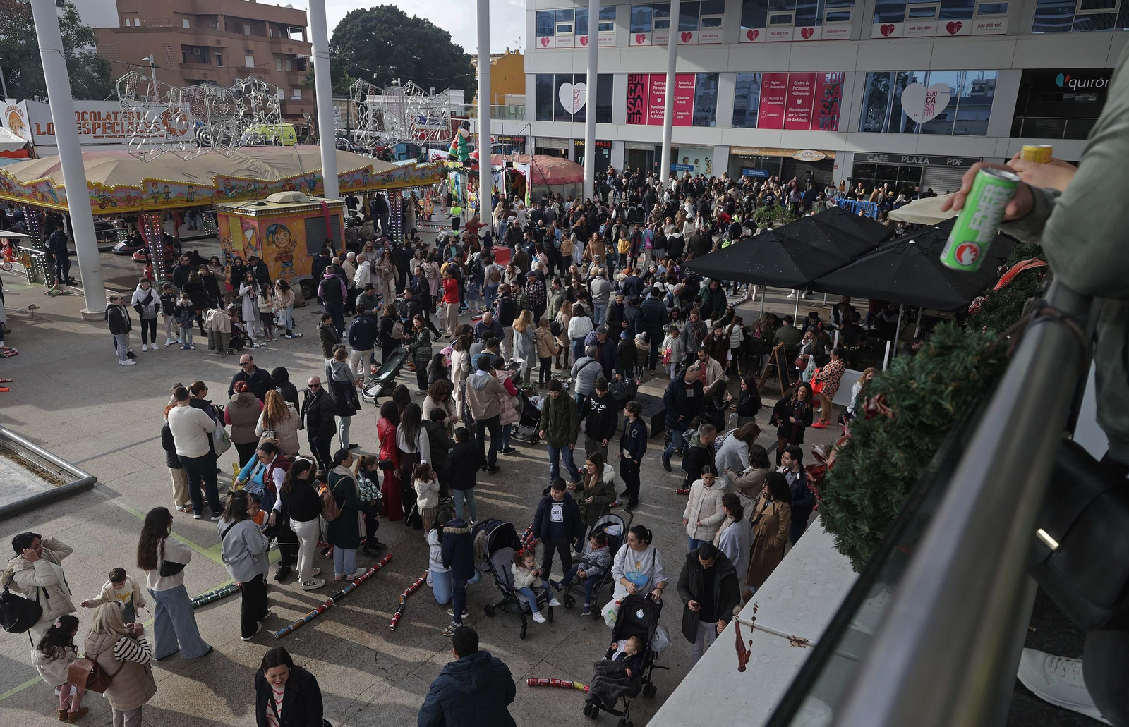 Búscate en las fotos del Arrastre de Latas 2025 en Algeciras