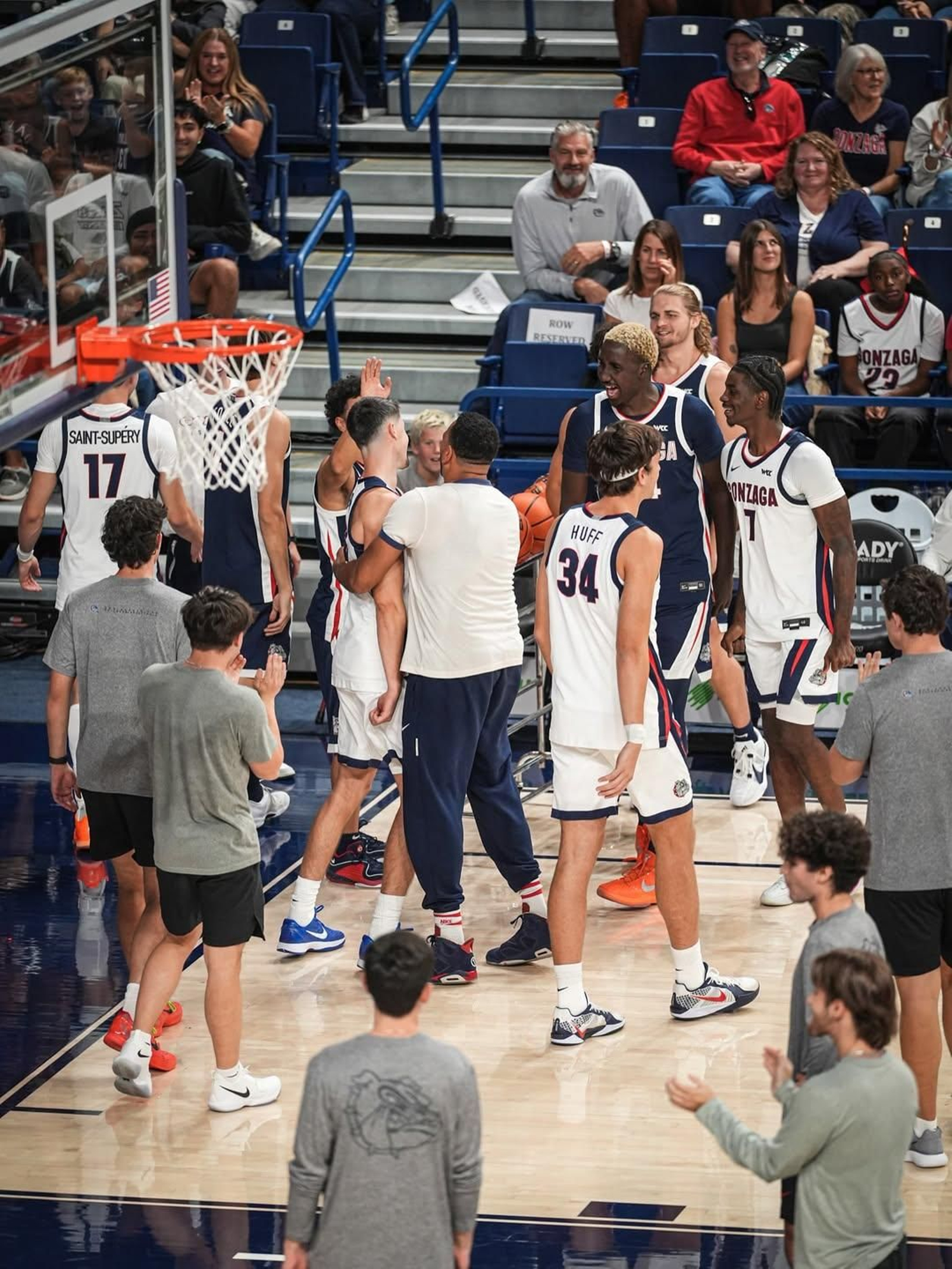 Mario Saint-Supéry se presenta ante su nueva afición de Gonzaga