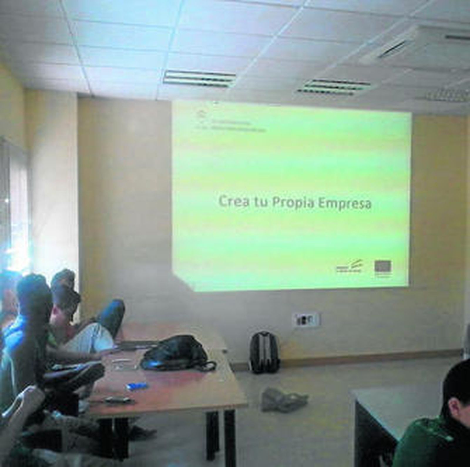 En las clases enseñan a montar una cooperativa.