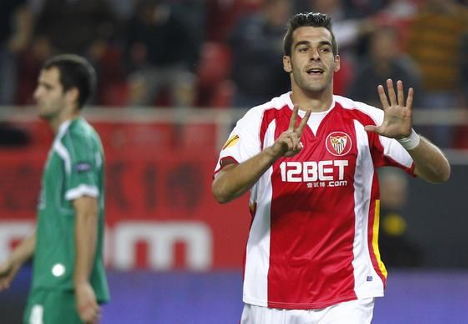 El Sevilla golea al Karpaty (4-0) en el Sánchez Pizjuán. / Antonio Pizarro