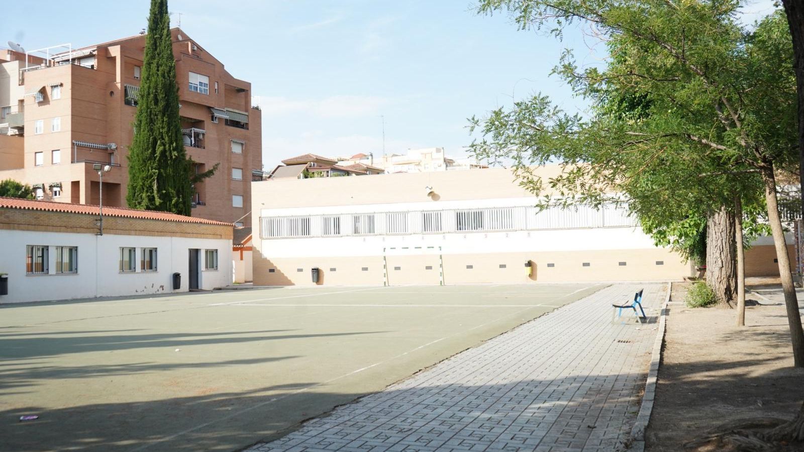 Patio del colegio Sierra Nevada de Granada