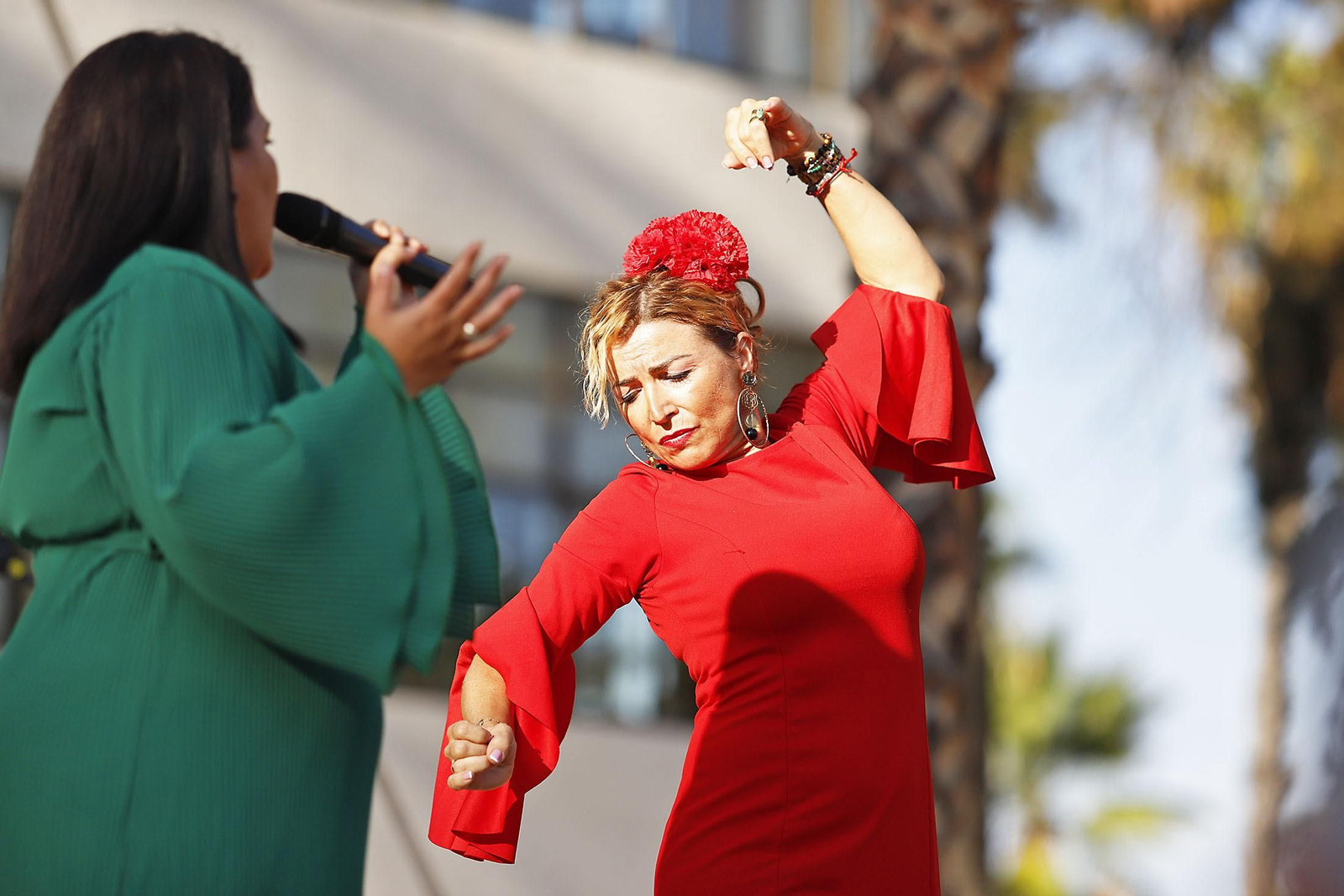 Imágenes de la Feria de las Sevillanas en los jardines del muelle