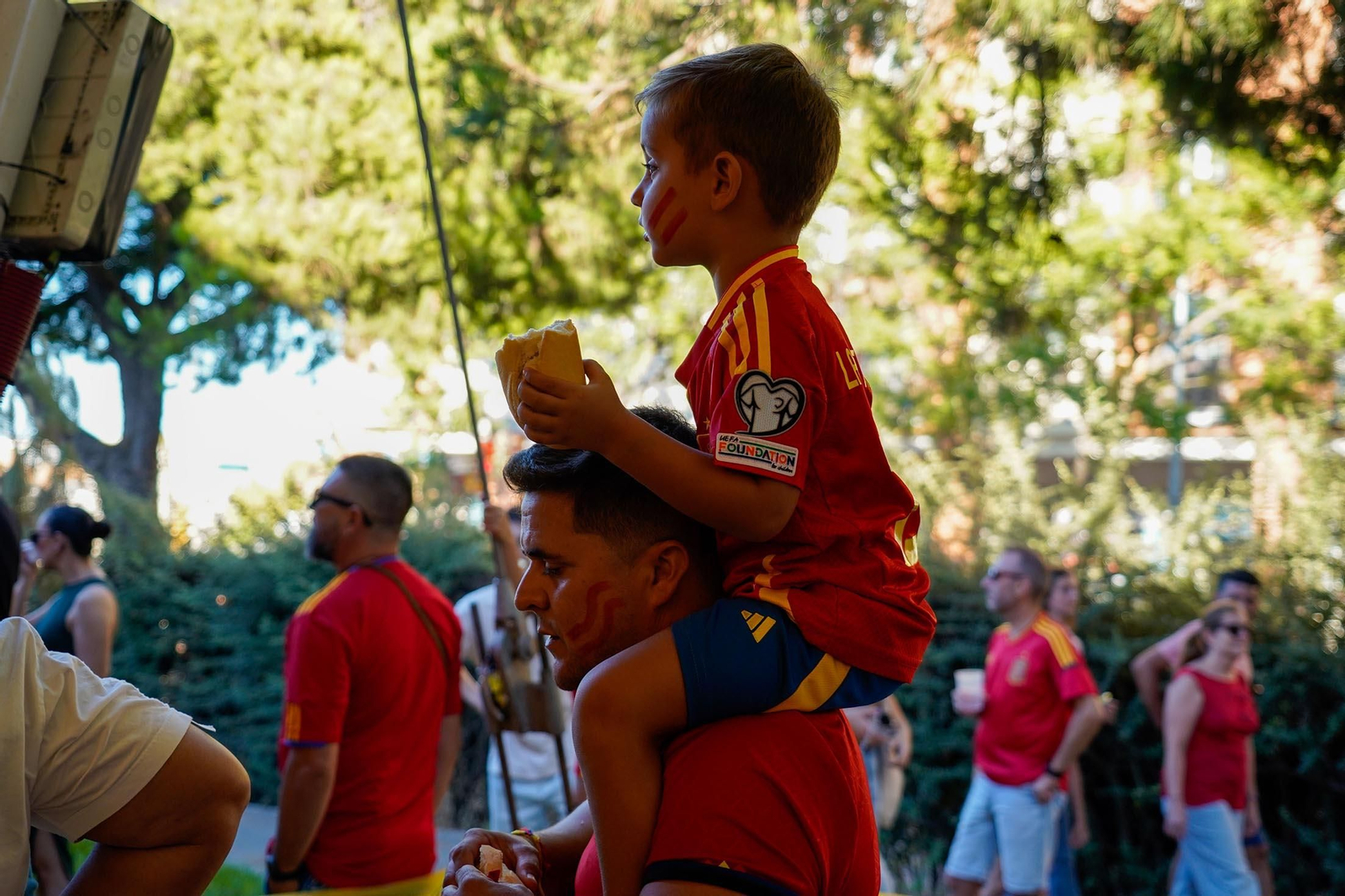 Imágenes del ambiente durante la final de la Eurocopa entre España e Inglaterra Imágenes del ambiente durante la final de la Eurocopa entre España e Inglaterra