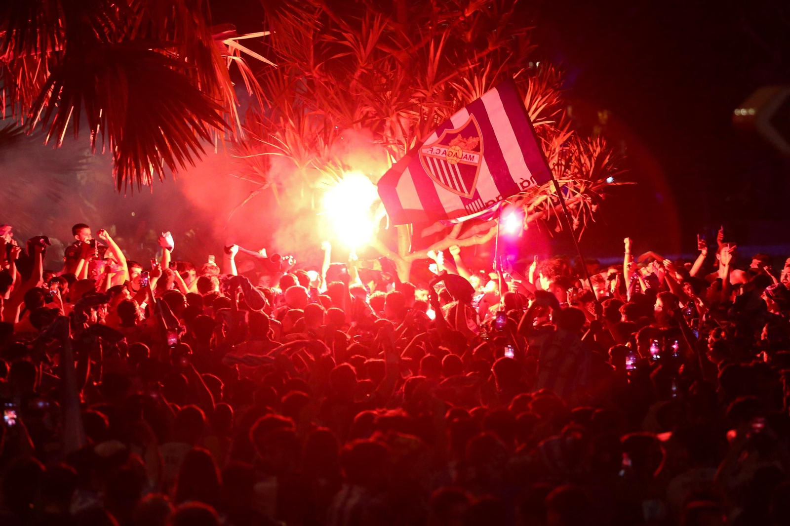 Así fue la locura del ascenso del Málaga CF en Tarragona
