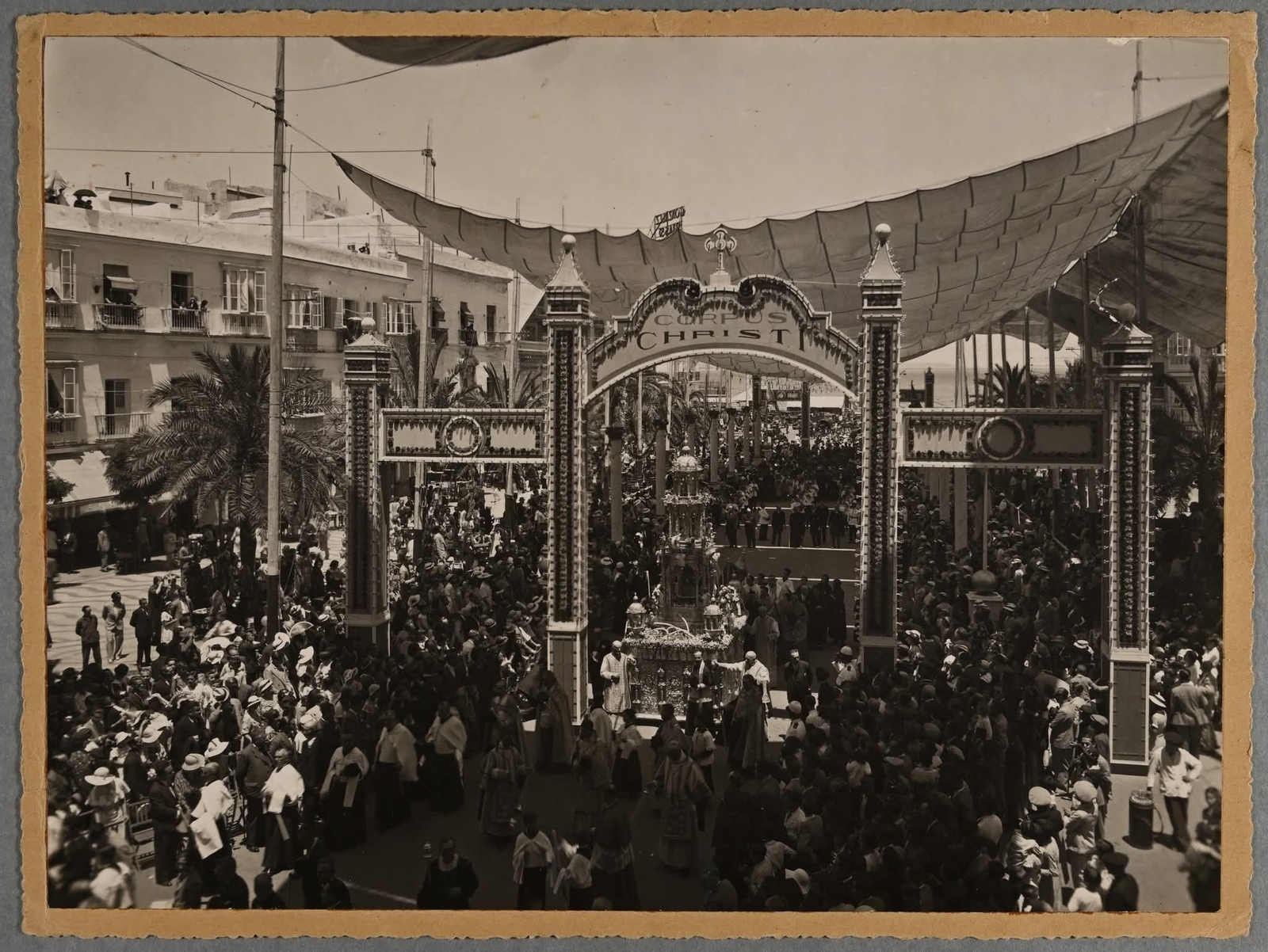 Procesión del Corpus por San Juan de Dios en el año 1935.