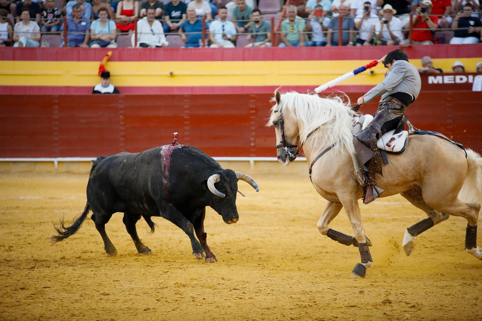 Imágenes de la corrida de toros en Roquetas de Mar
