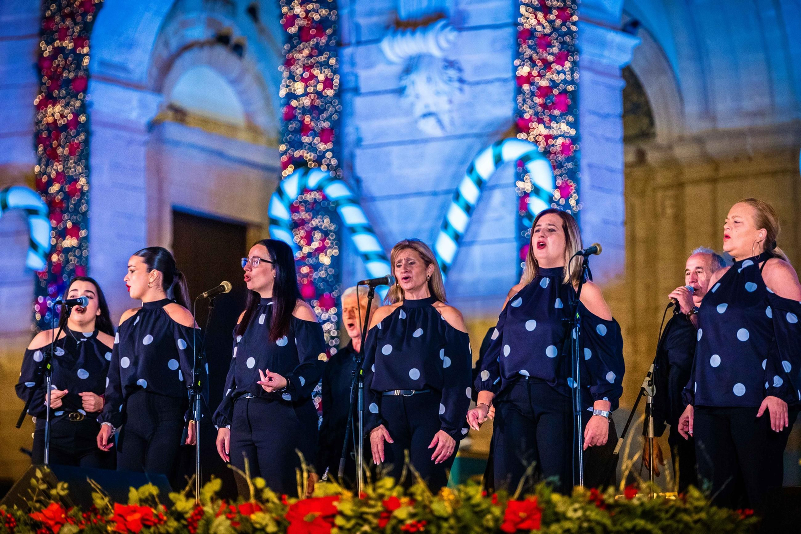 El concurso de coros de campanilleros ambienta la Navidad en San Fernando