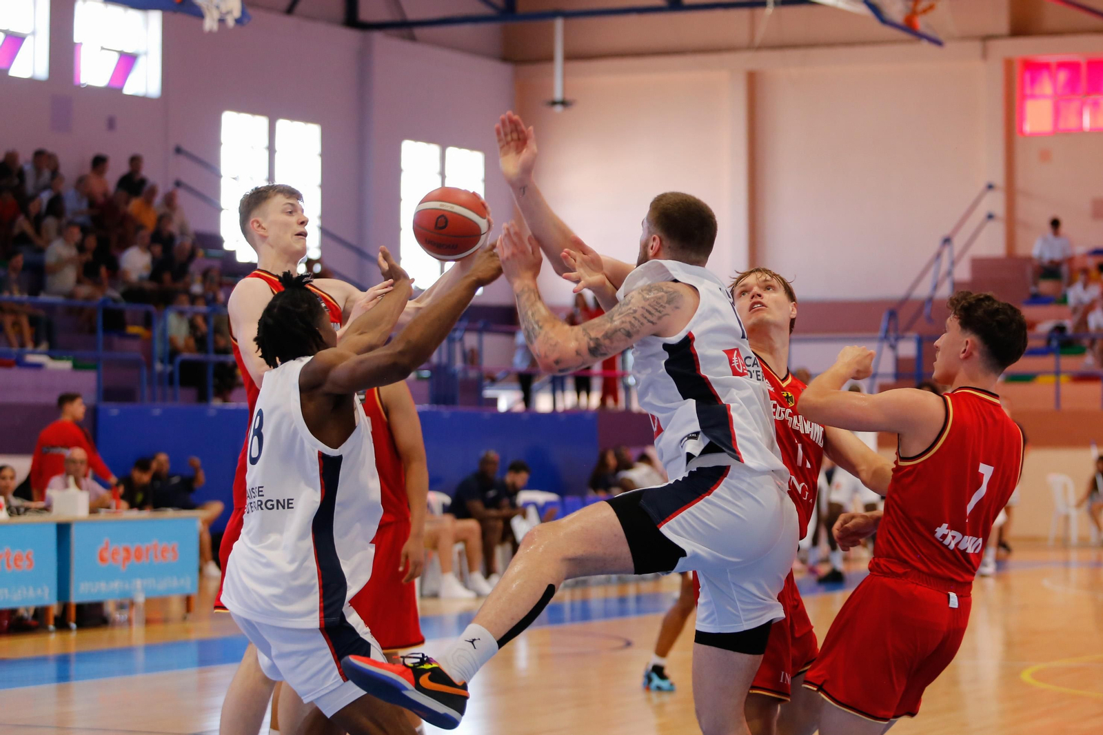 Las fotos de la segunda jornada del torneo Internacional U20 de baloncesto de La Línea