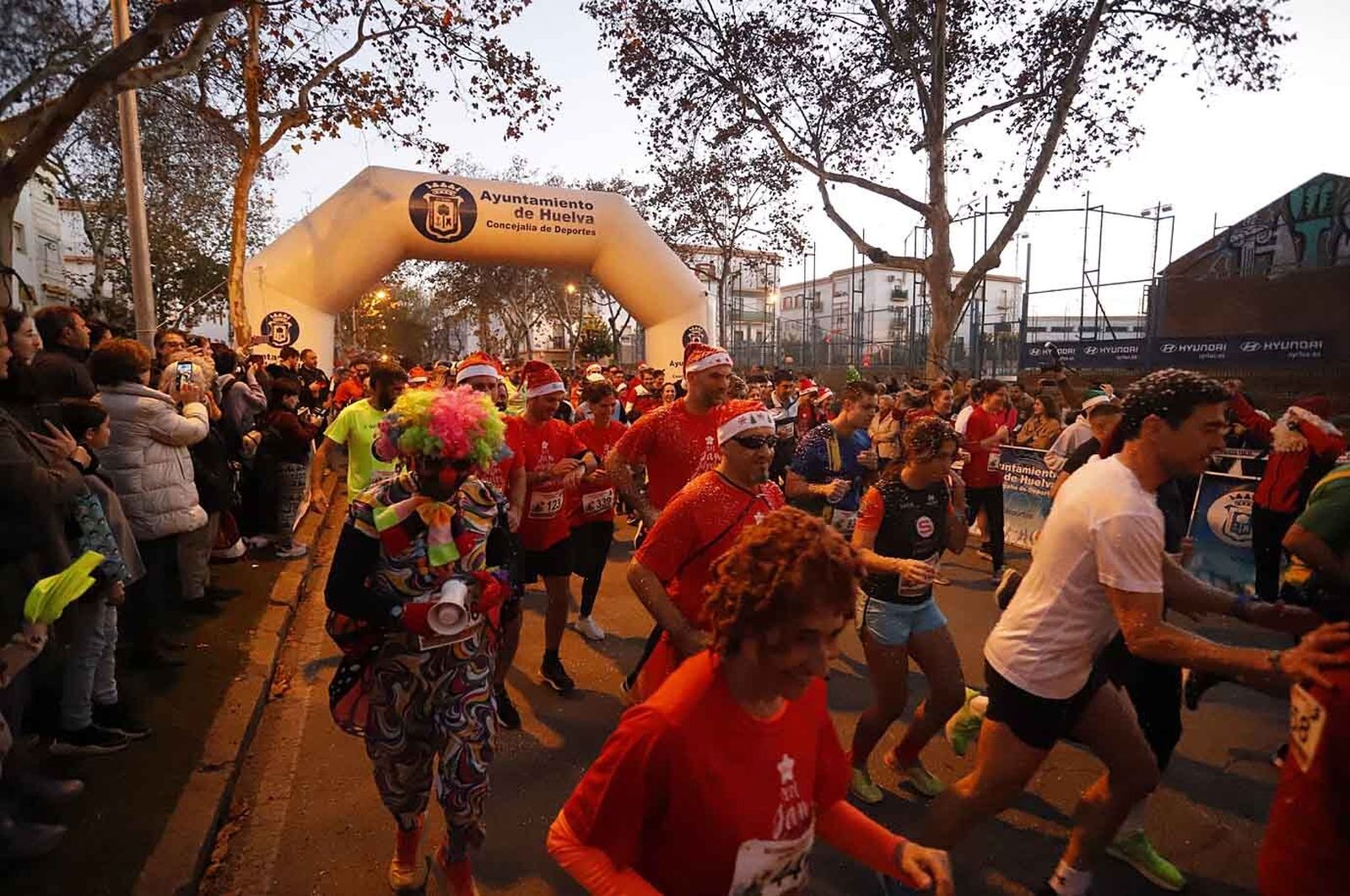 Imágenes de la carrera de San Silvestre en Huelva