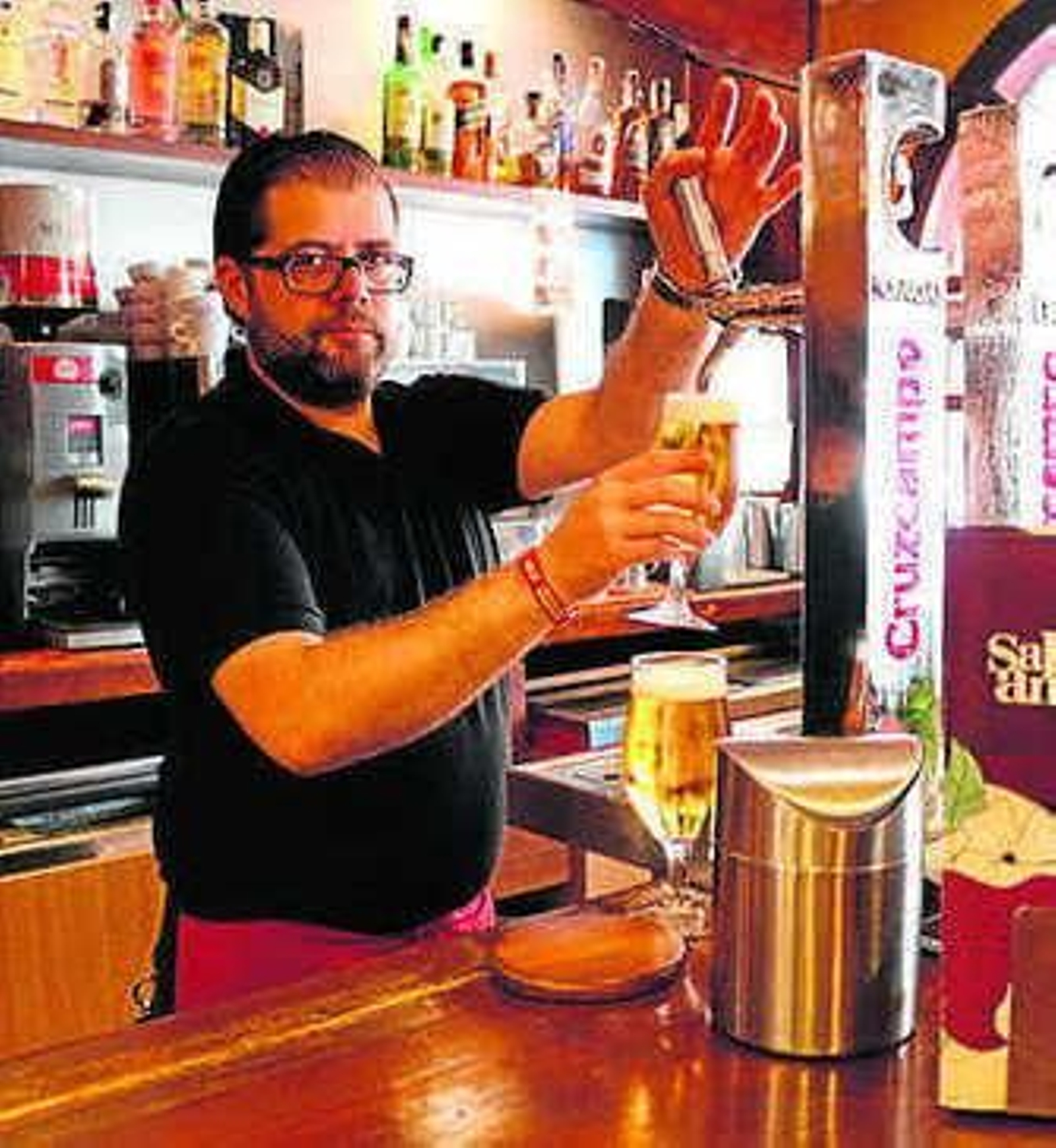 La terraza, que se mantiene todo el año, ha llegado hasta las 16 mesas en verano.