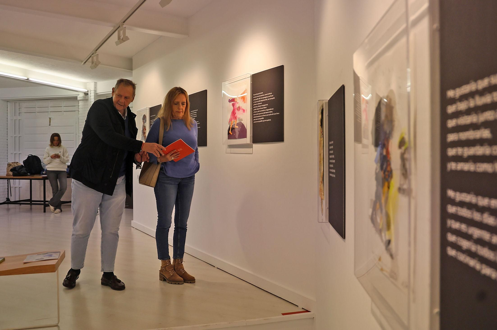 Imágenes de la exposición de Juan Carlos Castro Crespo 'Un día de noviembre'