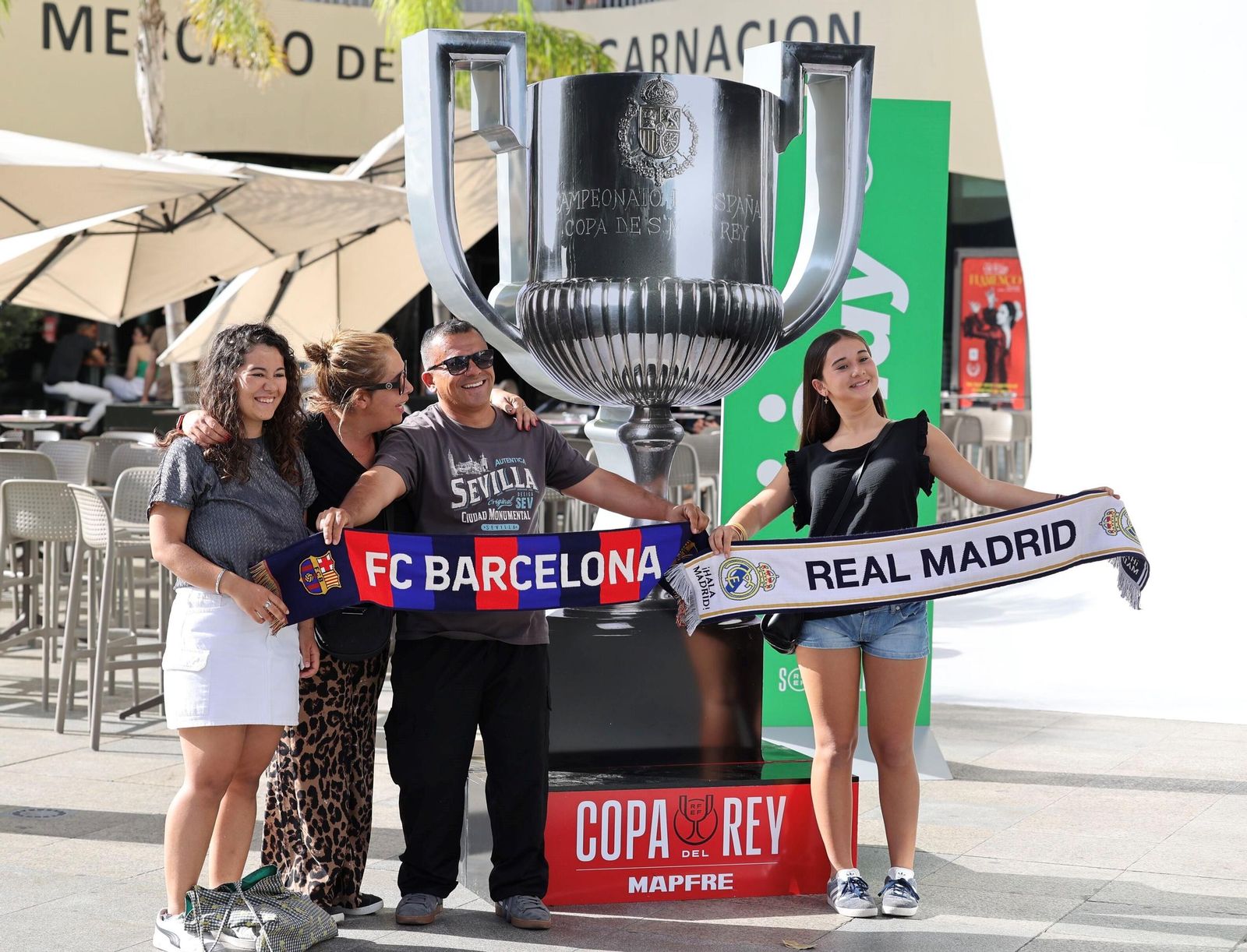 La fotos del día antes de la final de Copa Barcelona - Real Madrid