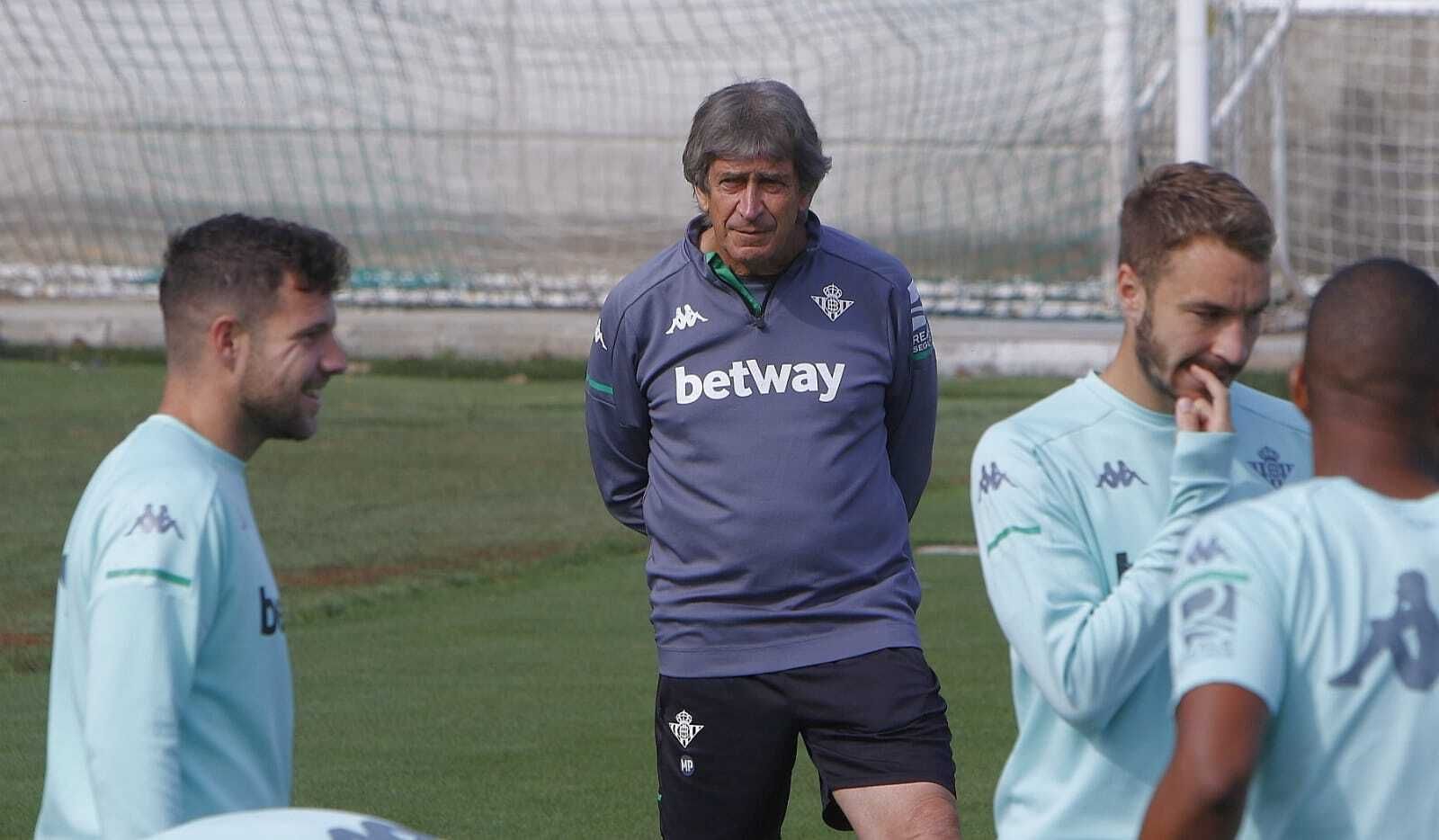 Manuel Pellegrini, en el entrenamiento de ayer.