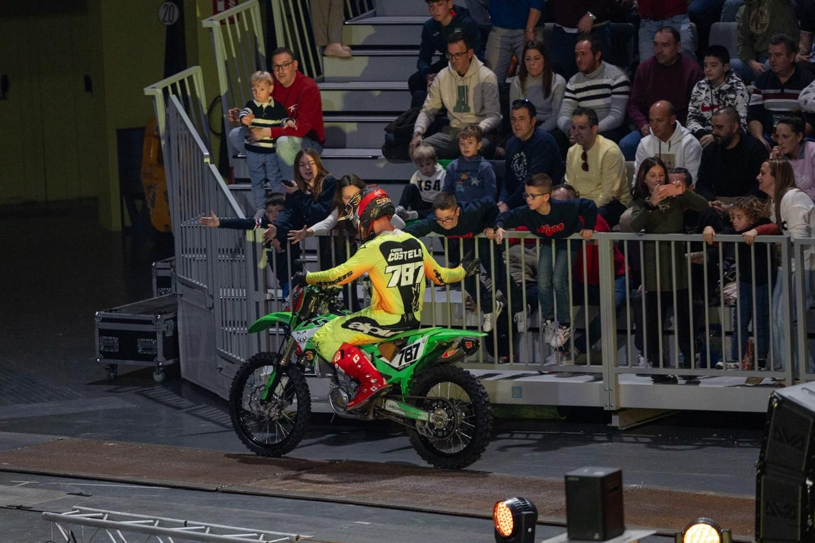 En imágenes: el Soloflow Freestyle enamora en Jaén con acrobacias y espectáculo en estado puro