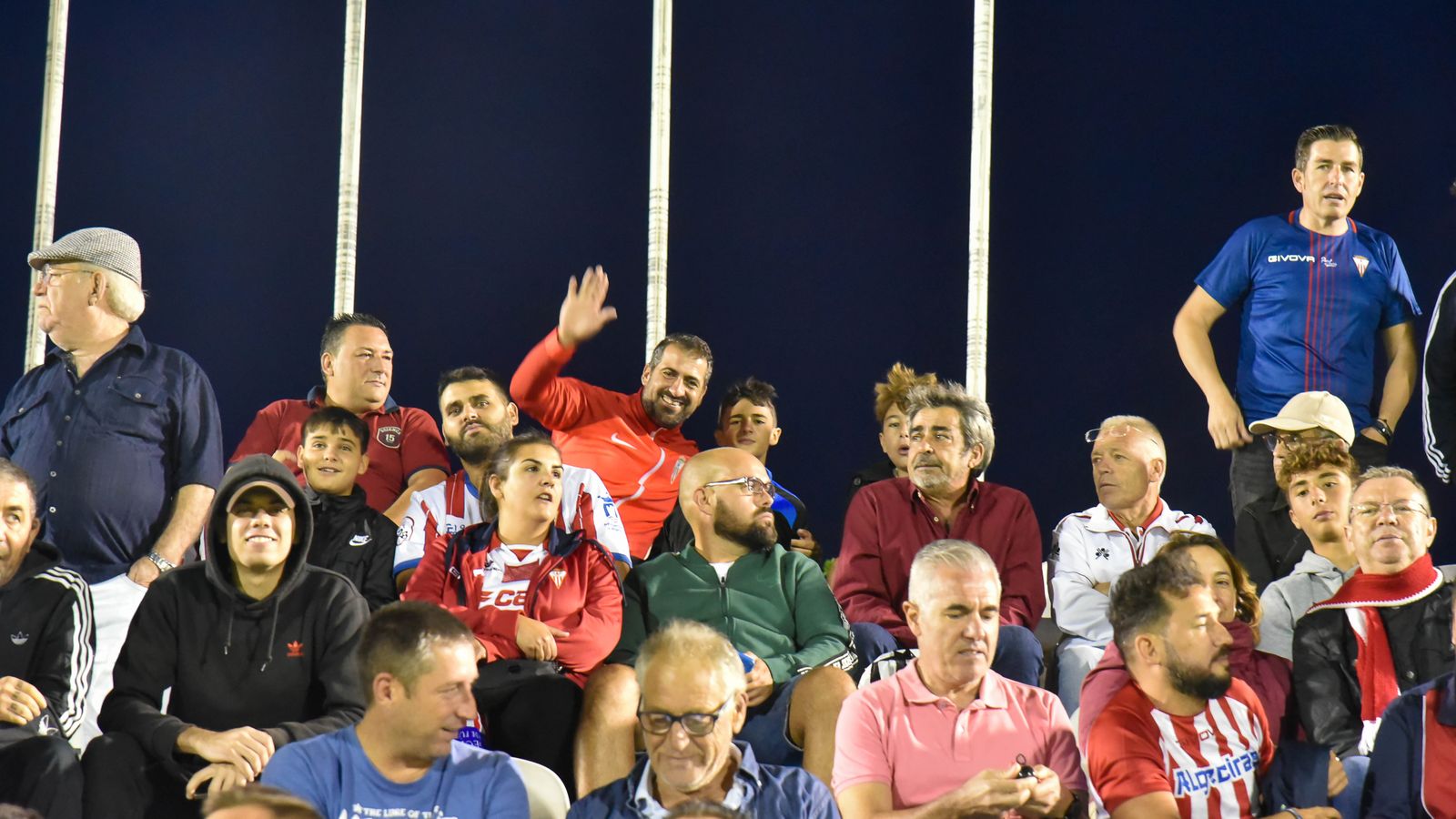 Las fotos del ambiente en el  Algeciras CF - San Fernando CD de la primera jornada.