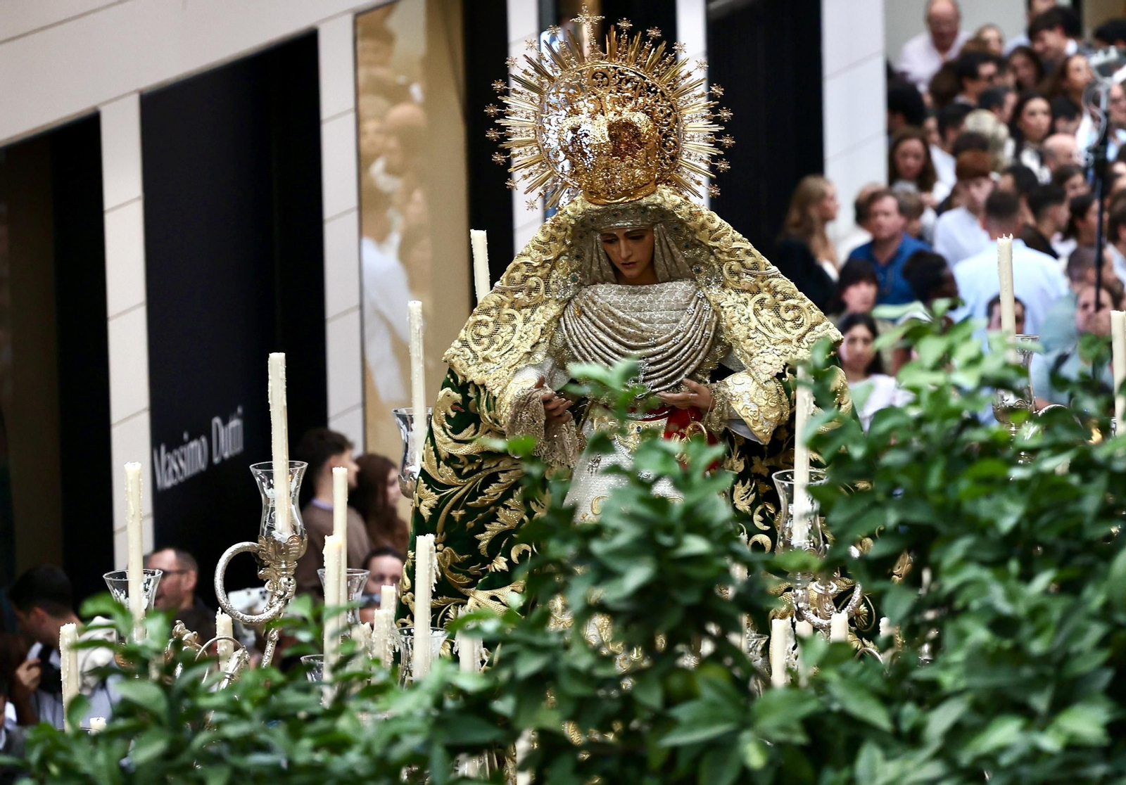 Regreso de la Esperanza a Triana