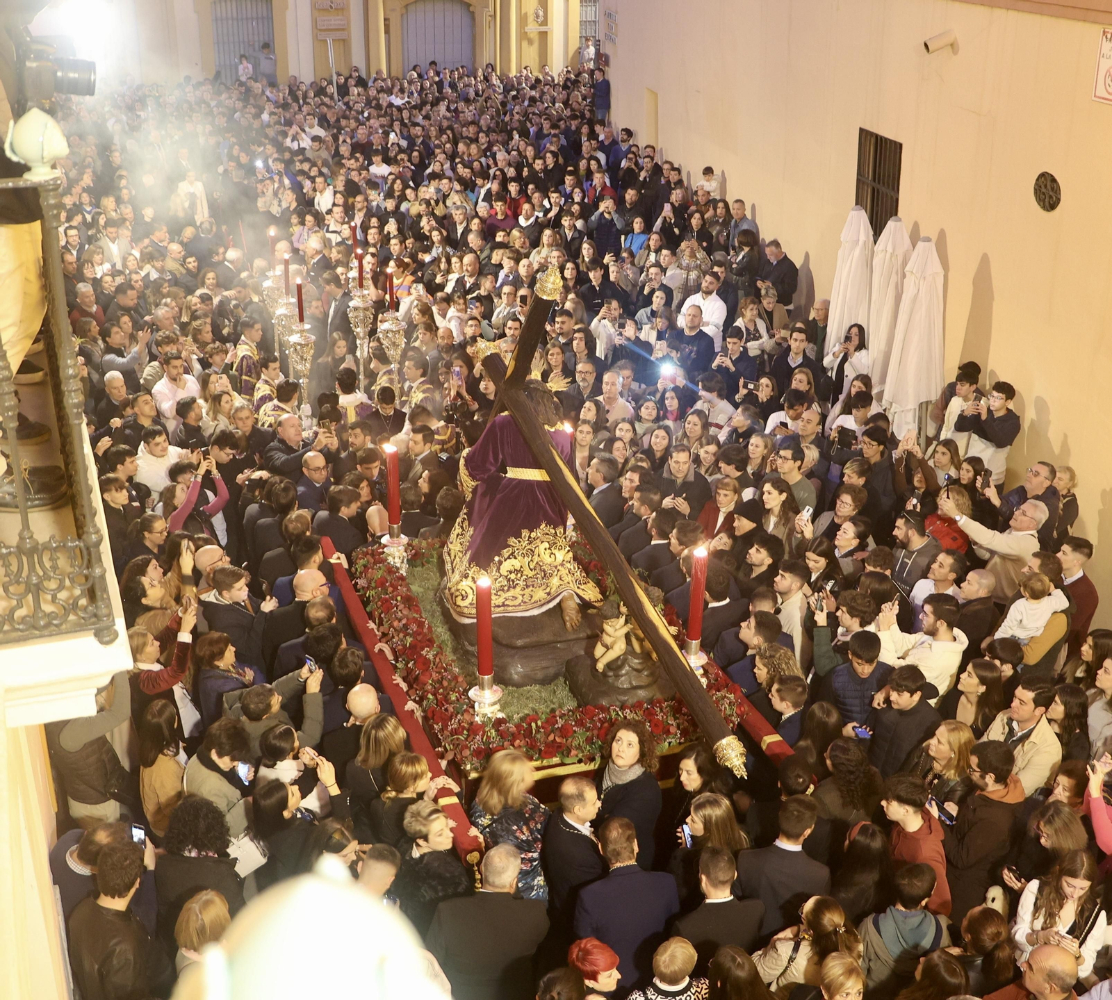 Traslado de las imágenes de la Hermandad de la Esperanza de Triana a su capilla