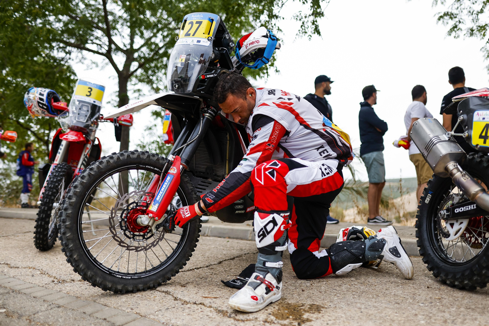 Andalucía Rally: las imágenes del 'Dakar' de Dos Hermanas | Día 2