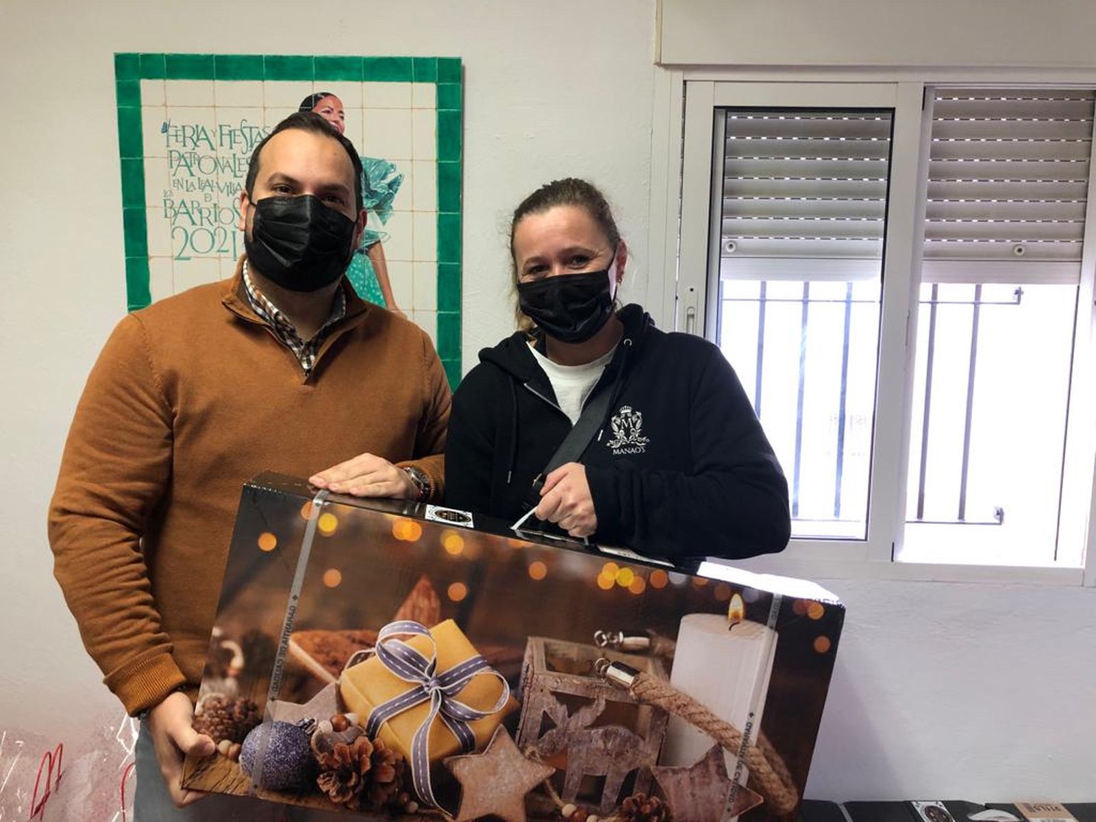 La entrega del primer premio de 'Compra en tu pueblo'.