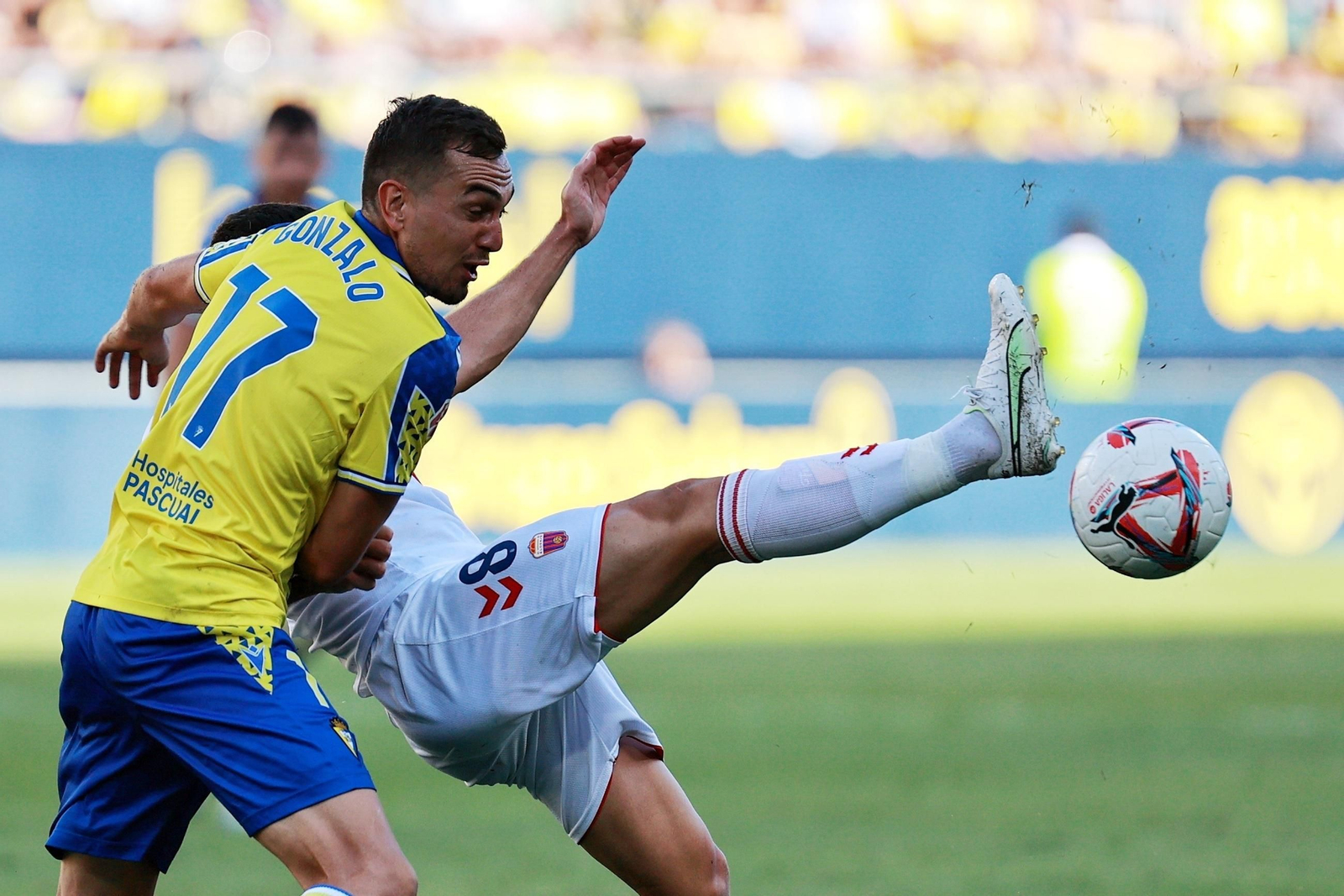 Búscate entre las fotos del partido de fútbol Cádiz CF - CD Eldense