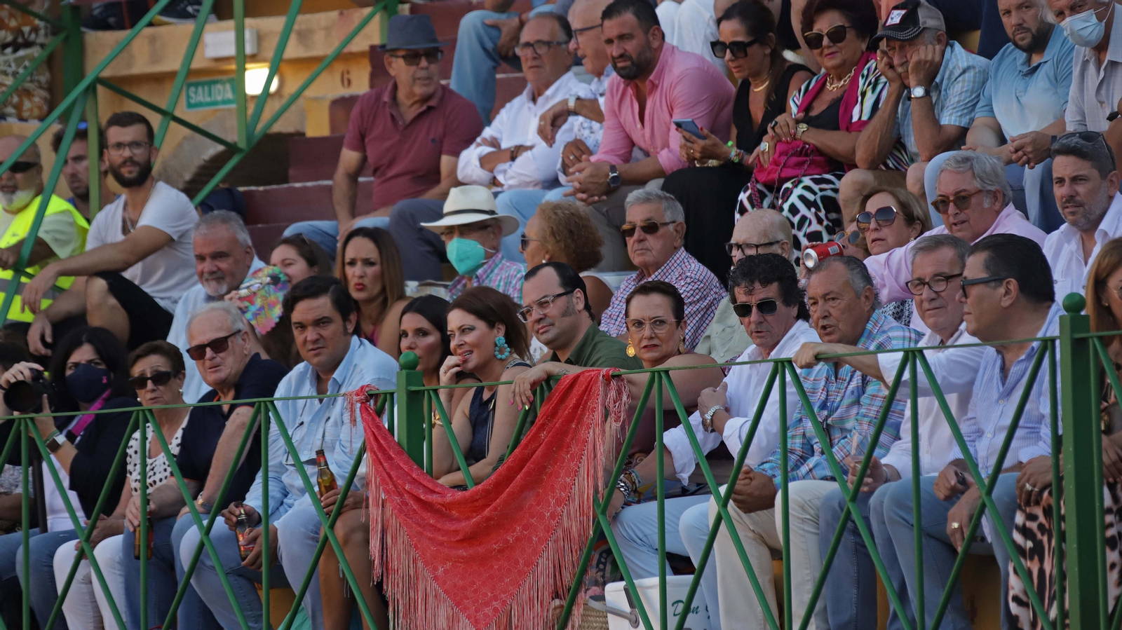 Ambiente en la corrida del viernes de la Feria de La Línea