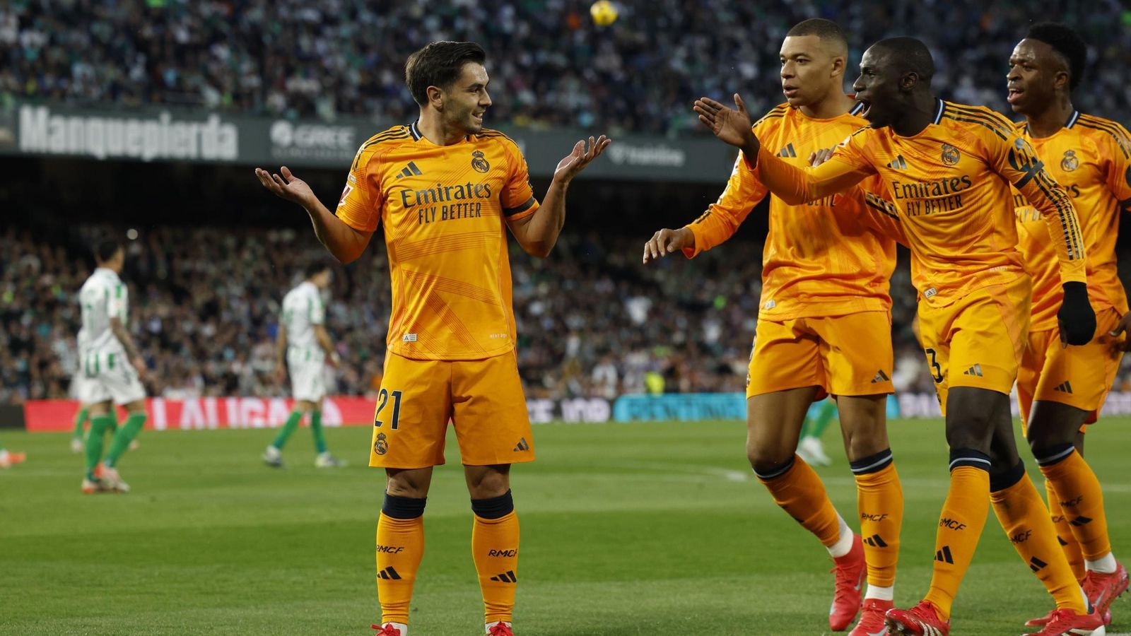 Recital de Isco para ganar a Brahim en el Betis-Madrid con dos goles malagueños