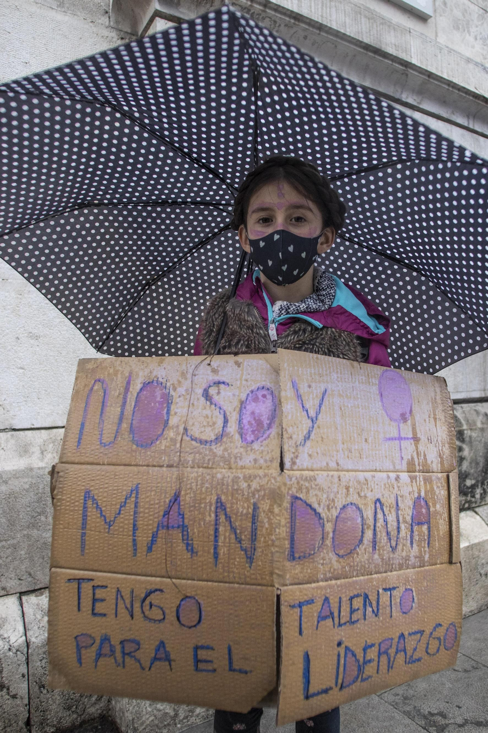 Las mejores imágenes de la manifestación feminista del 8M en Granada este 2021
