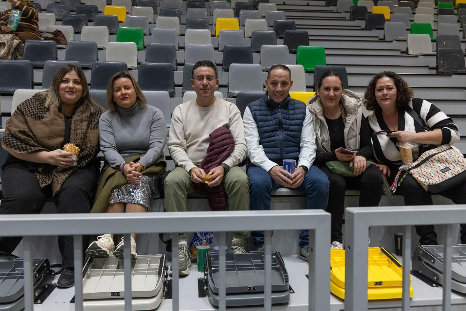 Así se disfruta en Jaén del concierto de Raphael, "Raphaelísimo"