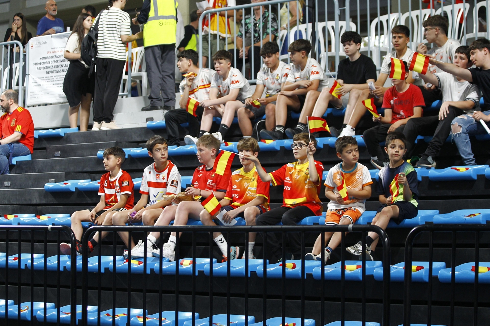 Imágenes del España-Dinamarca de la EHF Euro Cup de balonmano, en Almería