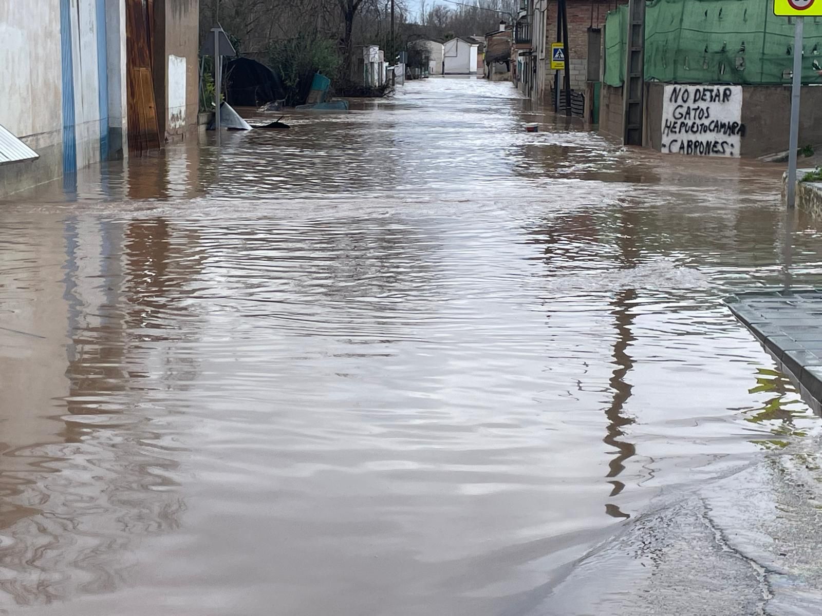 Inundación de calles en Mogón, en imágenes