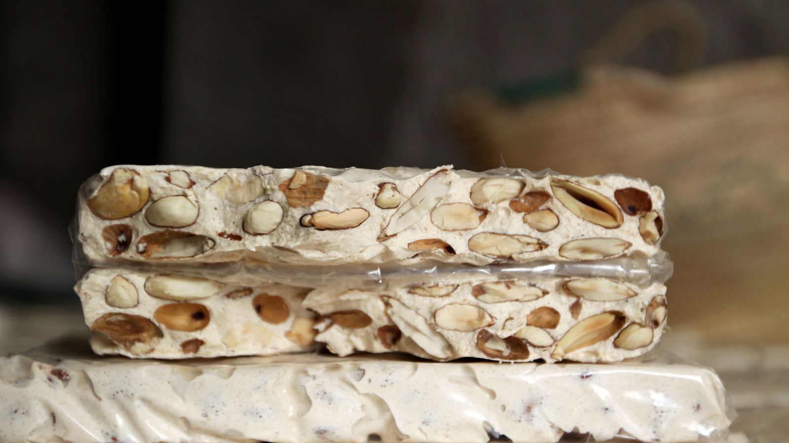 El turrón, producto estacional navideño.