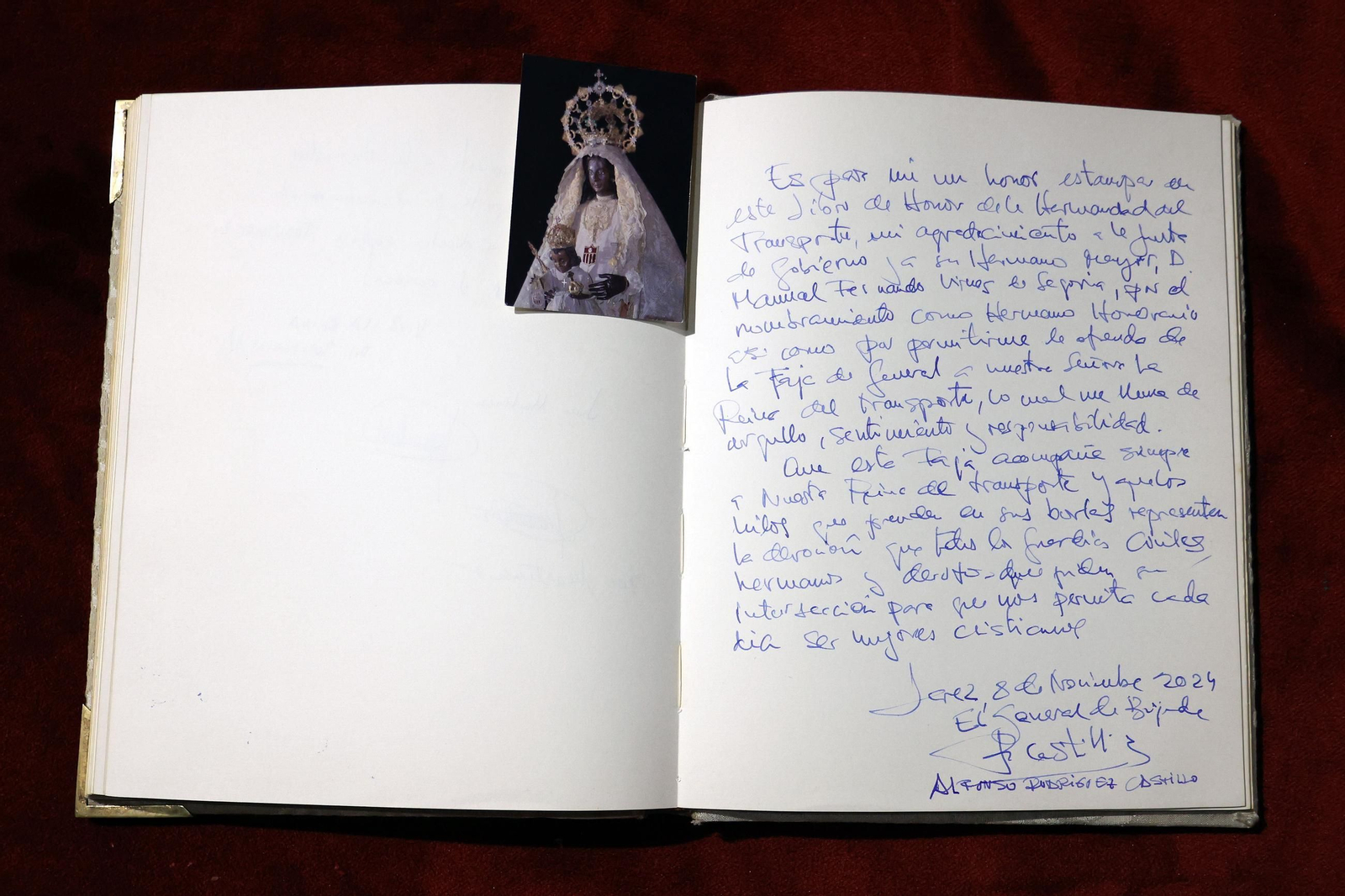 Imágenes de la entrega del fajín de Rodríguez del Castillo a Madre de Dios de la Misericordia