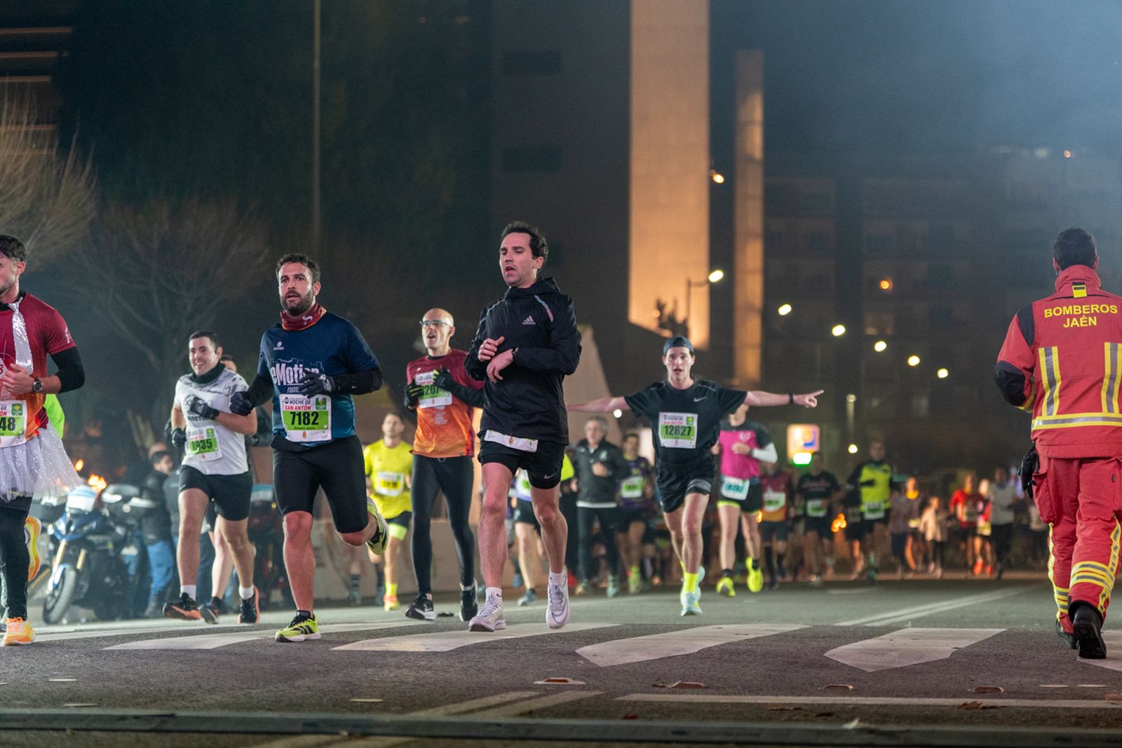 En imágenes: búscate en tu llegada a meta de la Carrera de San Antón 2026 (7)