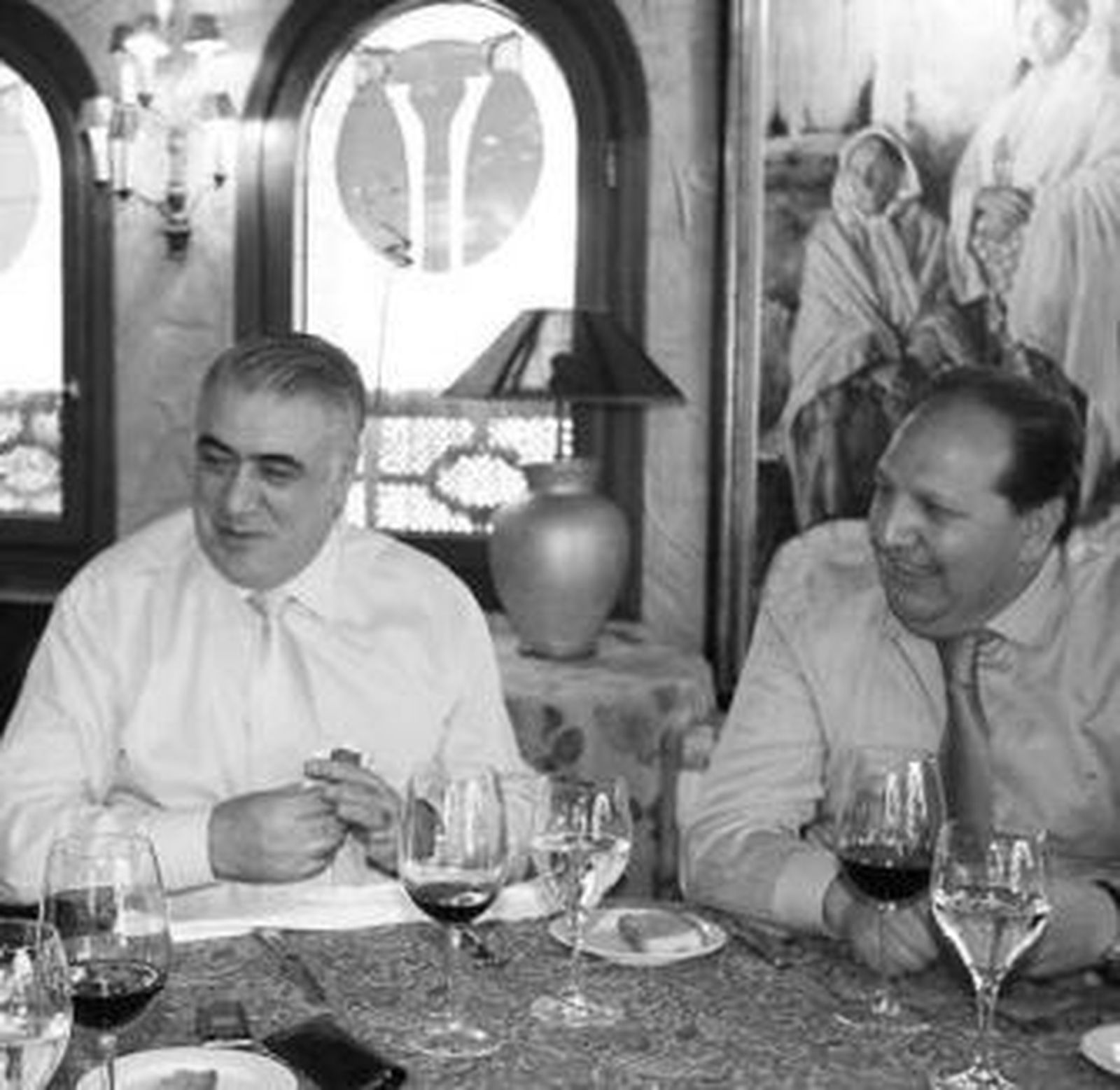 Lorenzo Sanz y Enrique Román van a emprender negocios en común.