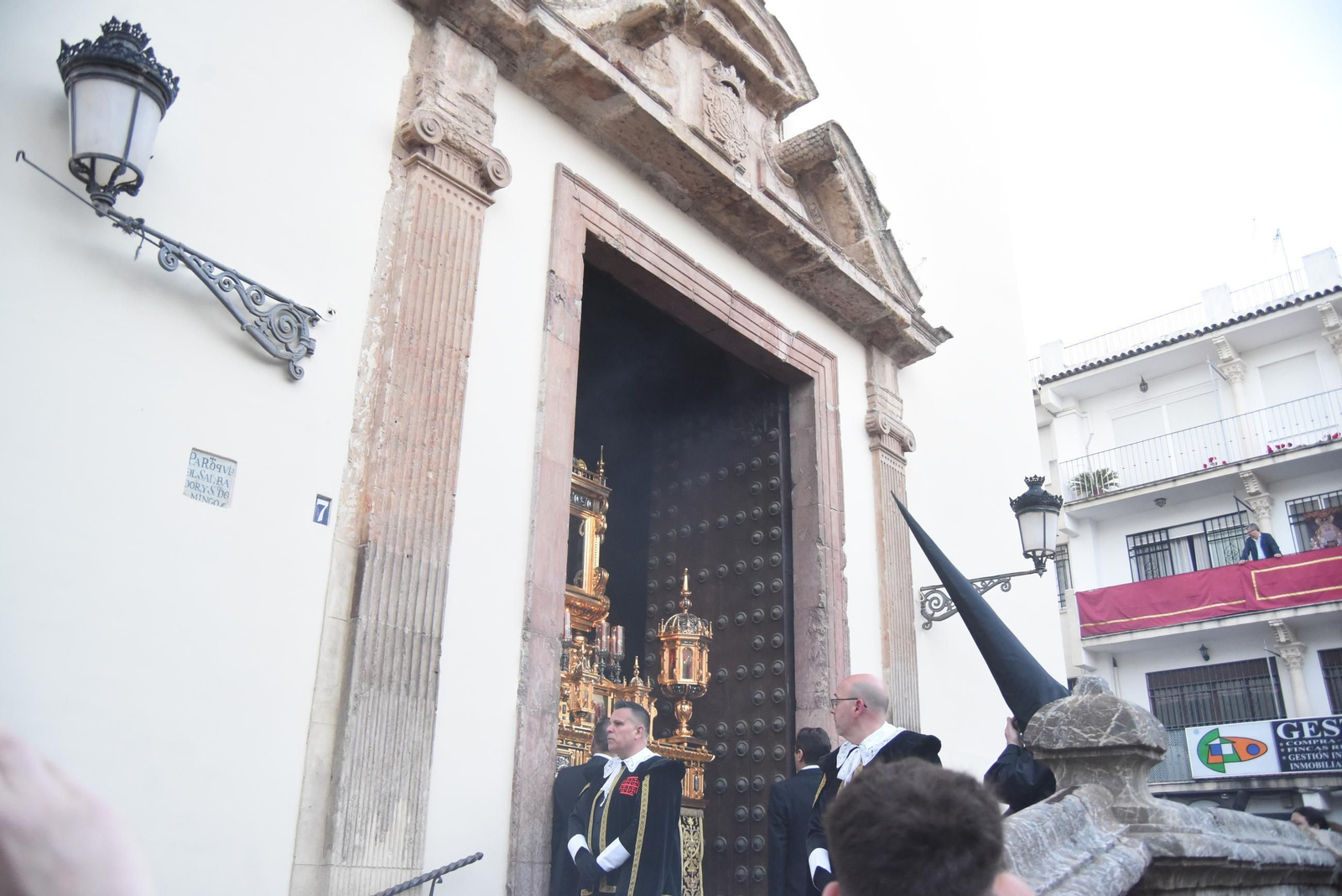 La procesión del Santo Sepulcro en este Viernes Santo de Córdoba, en imágenes
