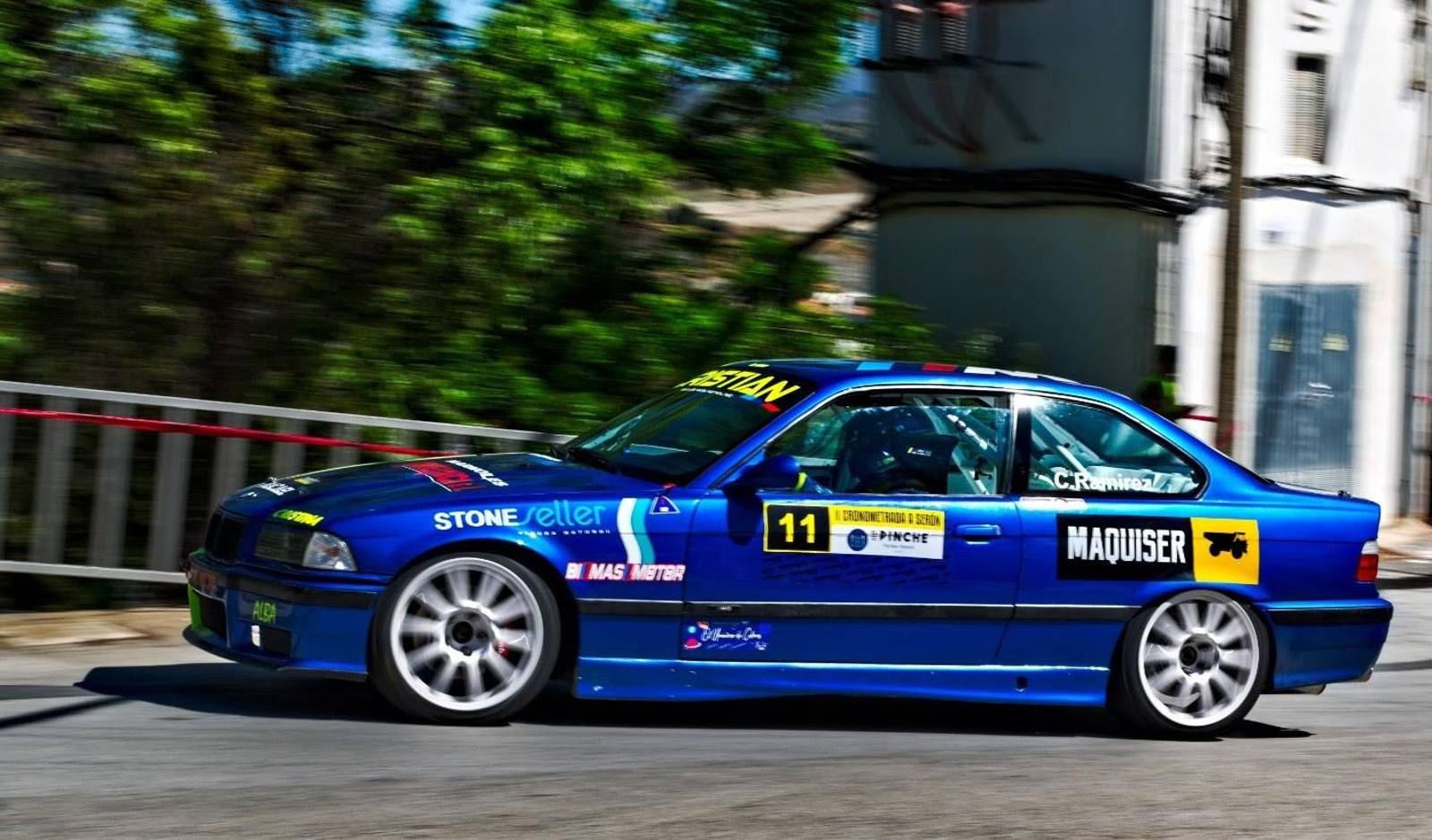 Uno de los participantes en la II Cronometrada al Castillo de Serón a su paso por uno de los tramos del circuito.