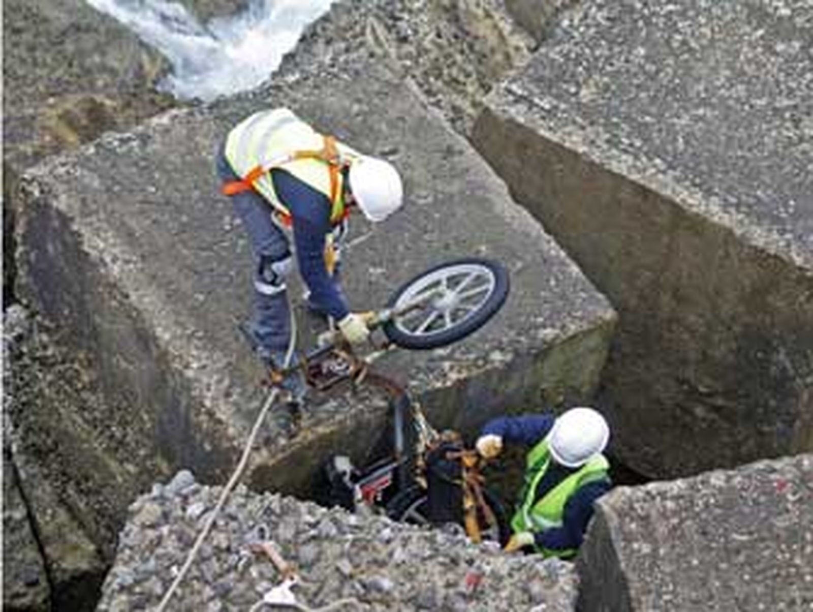Arranca las labores de limpieza de los bloques del Campo del Sur