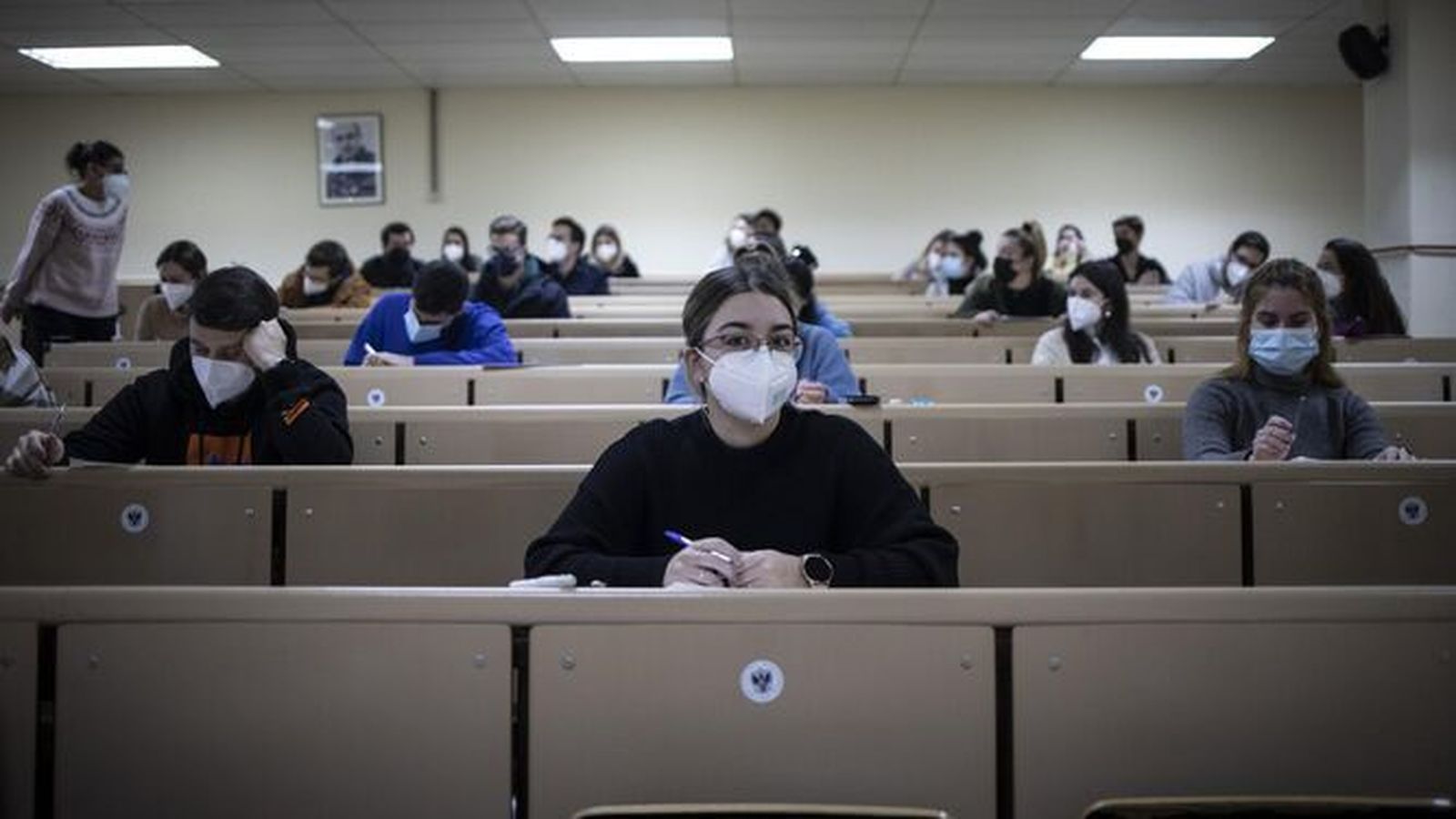 Clases en la Universidad de Granada, con la nota de corte más alta de Andalucía en su doble grado de Matemáticas y Física, con un 13,775.
