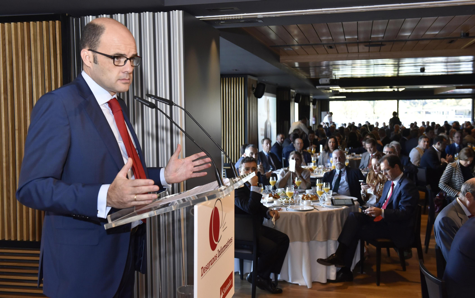 El Desayuno Informativo del Grupo Joly con Juan Espadas, en imágenes