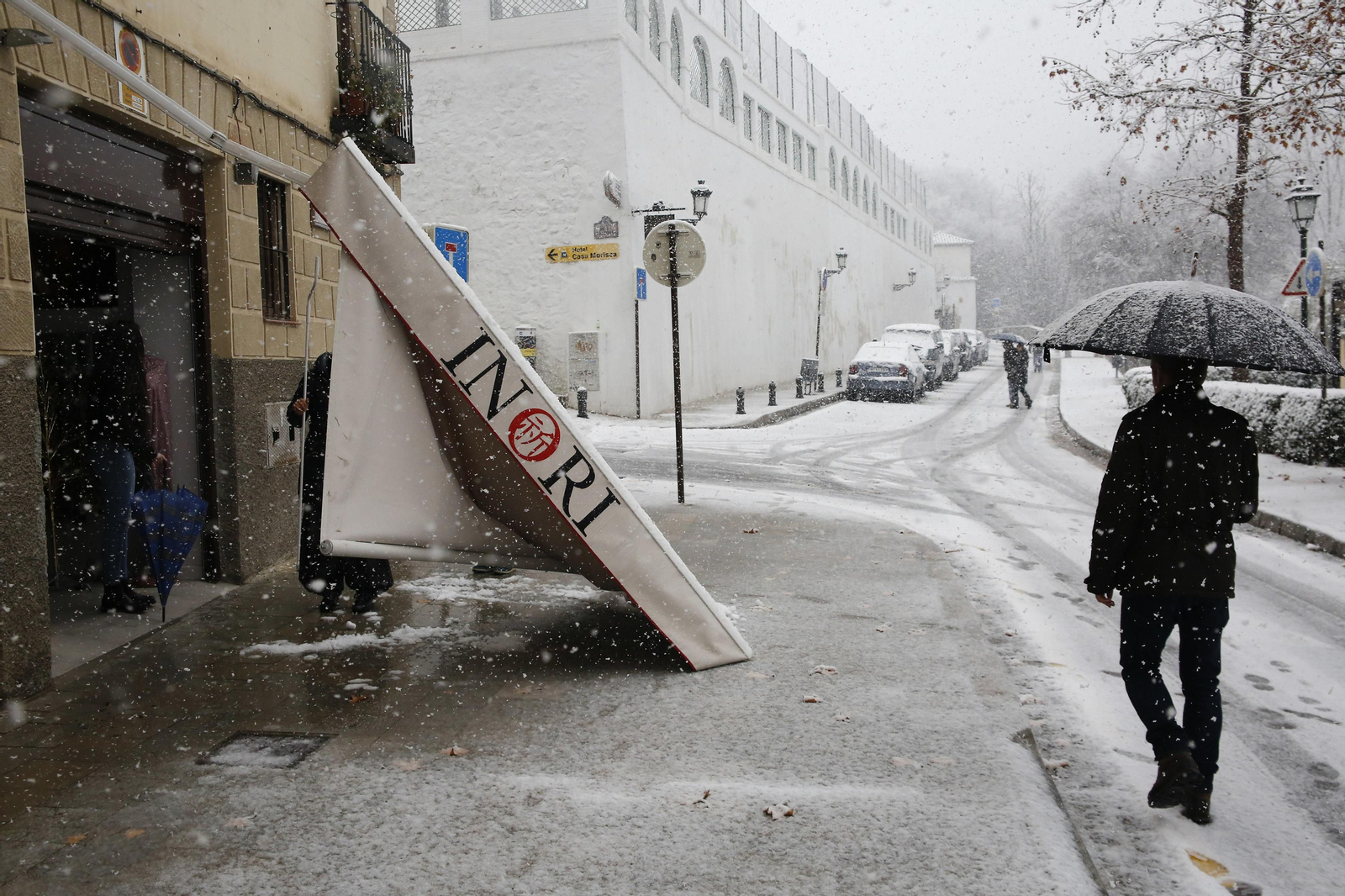 La nevada de Granada, en imágenes