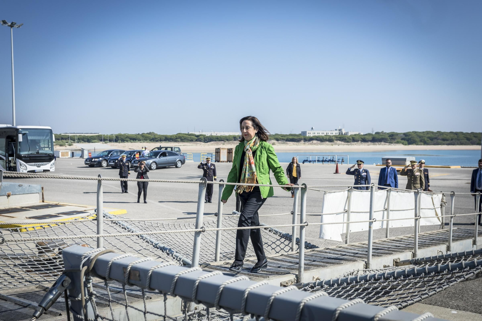 La ministra de Defensa, Margarita Robles en su visita a la base de Rota