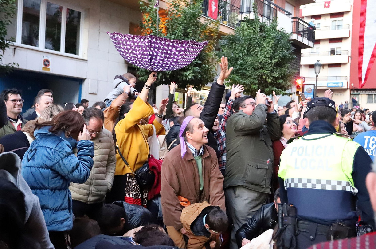 Imágenes de la cabalgata de los Reyes Magos de Huelva
