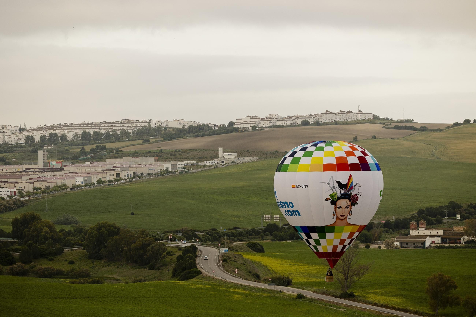Cádiz desde el cielo en imágenes: así se ve Arcos en globo