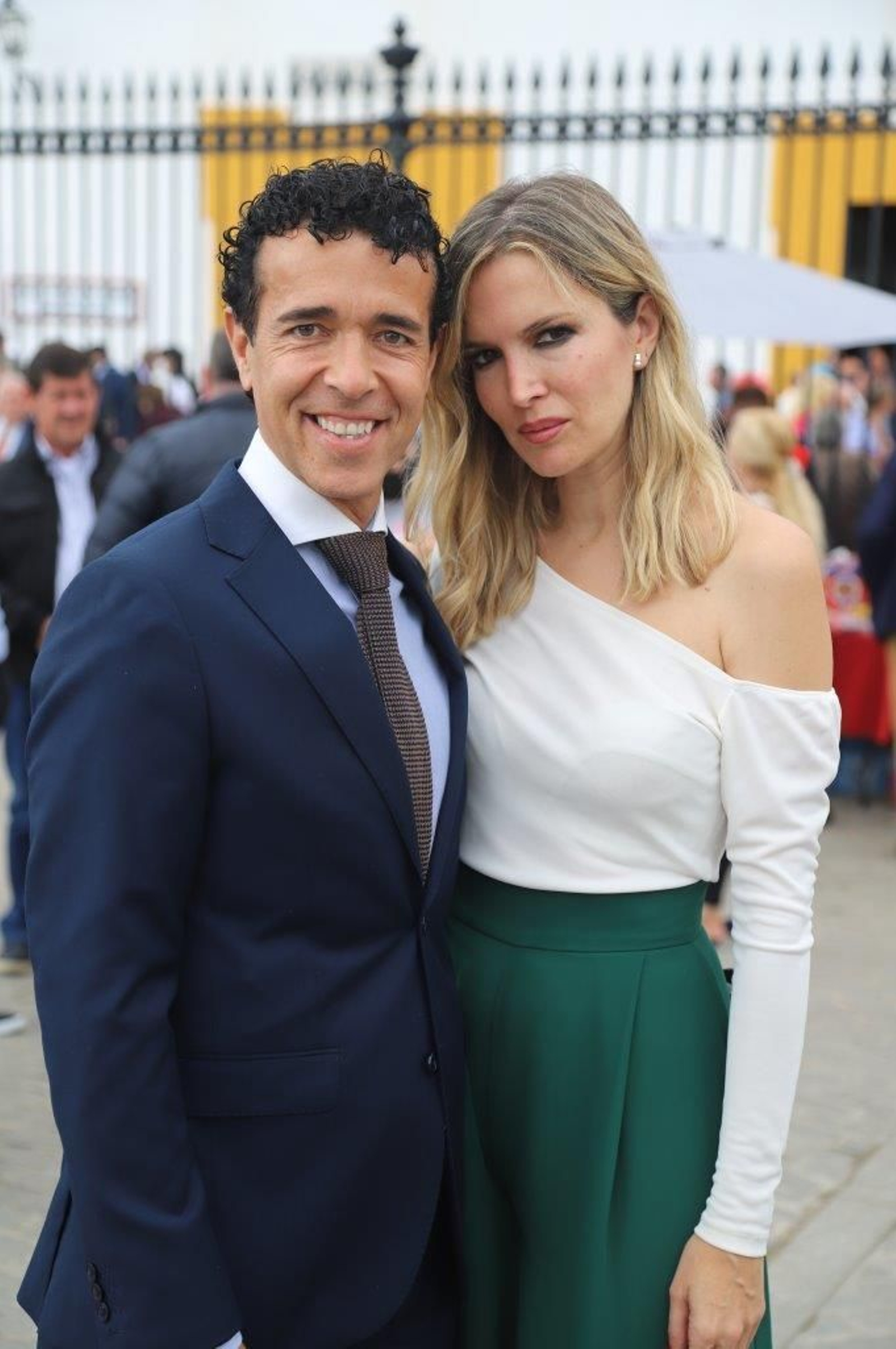 Las fotos de los famosos y autoridades en los toros el miércoles de Feria