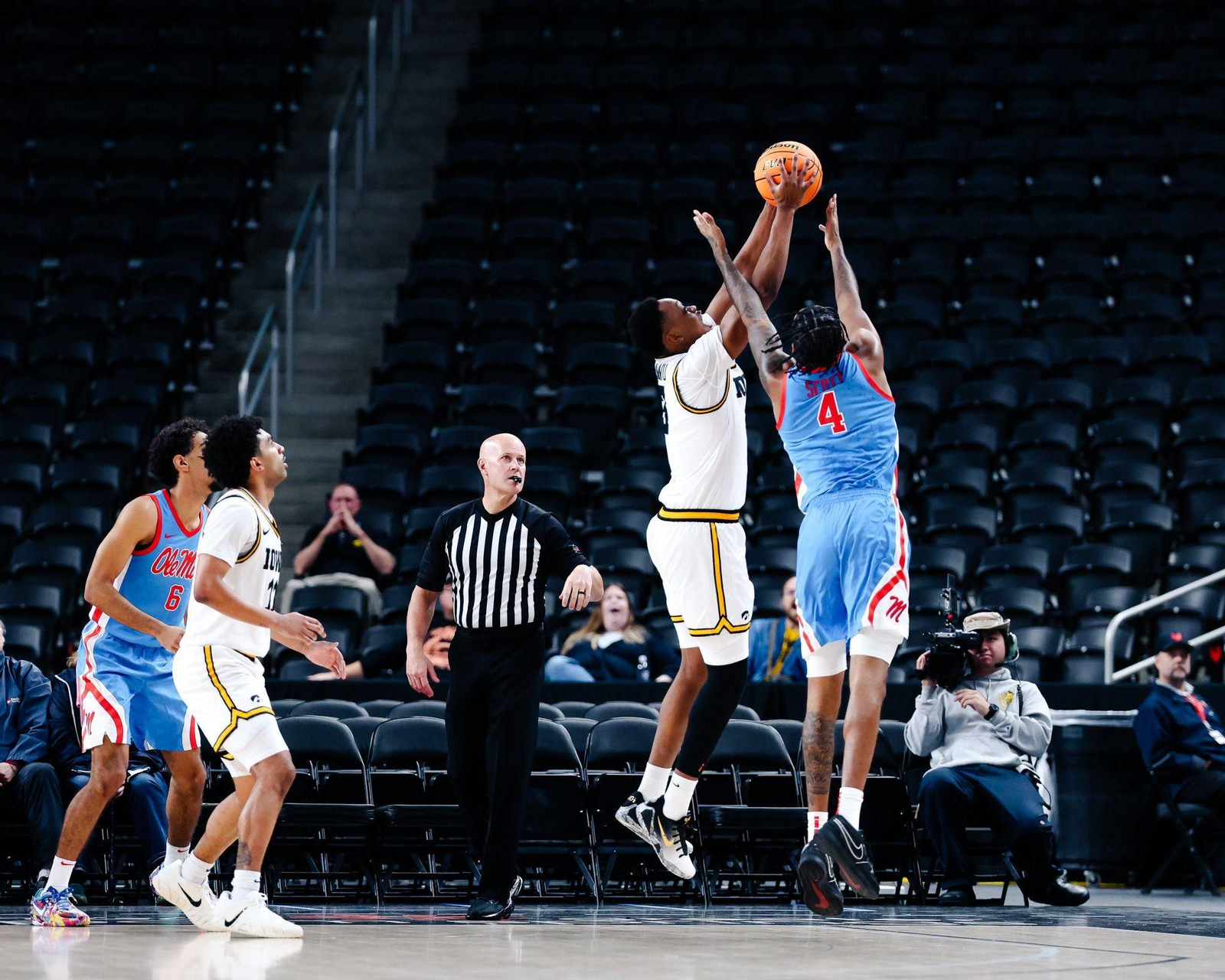 Álvaro Folgueiras, 21 minutos y creciendo en Iowa