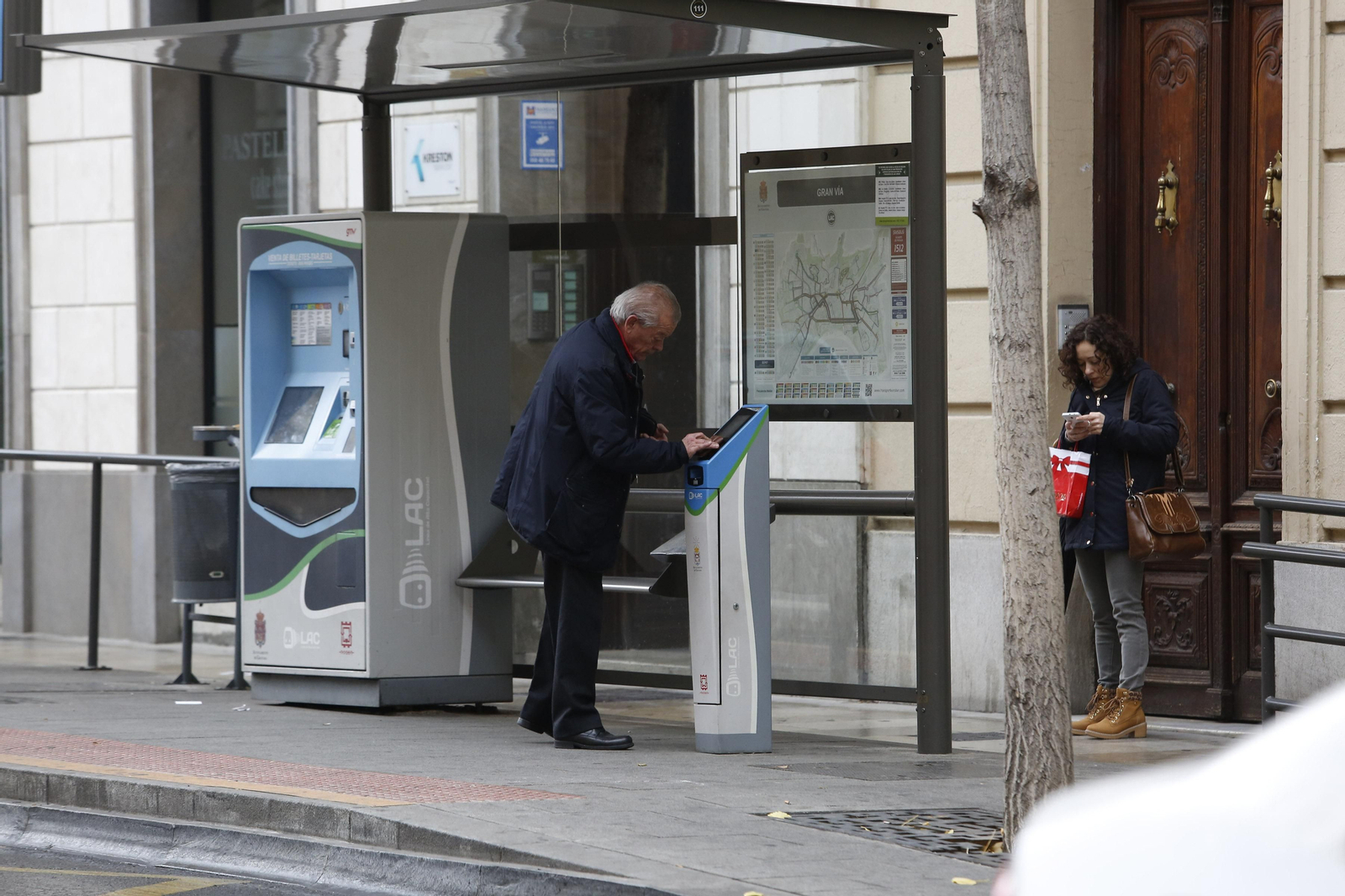 El bipartito cambiará el cálculo del bonobús de pensionista