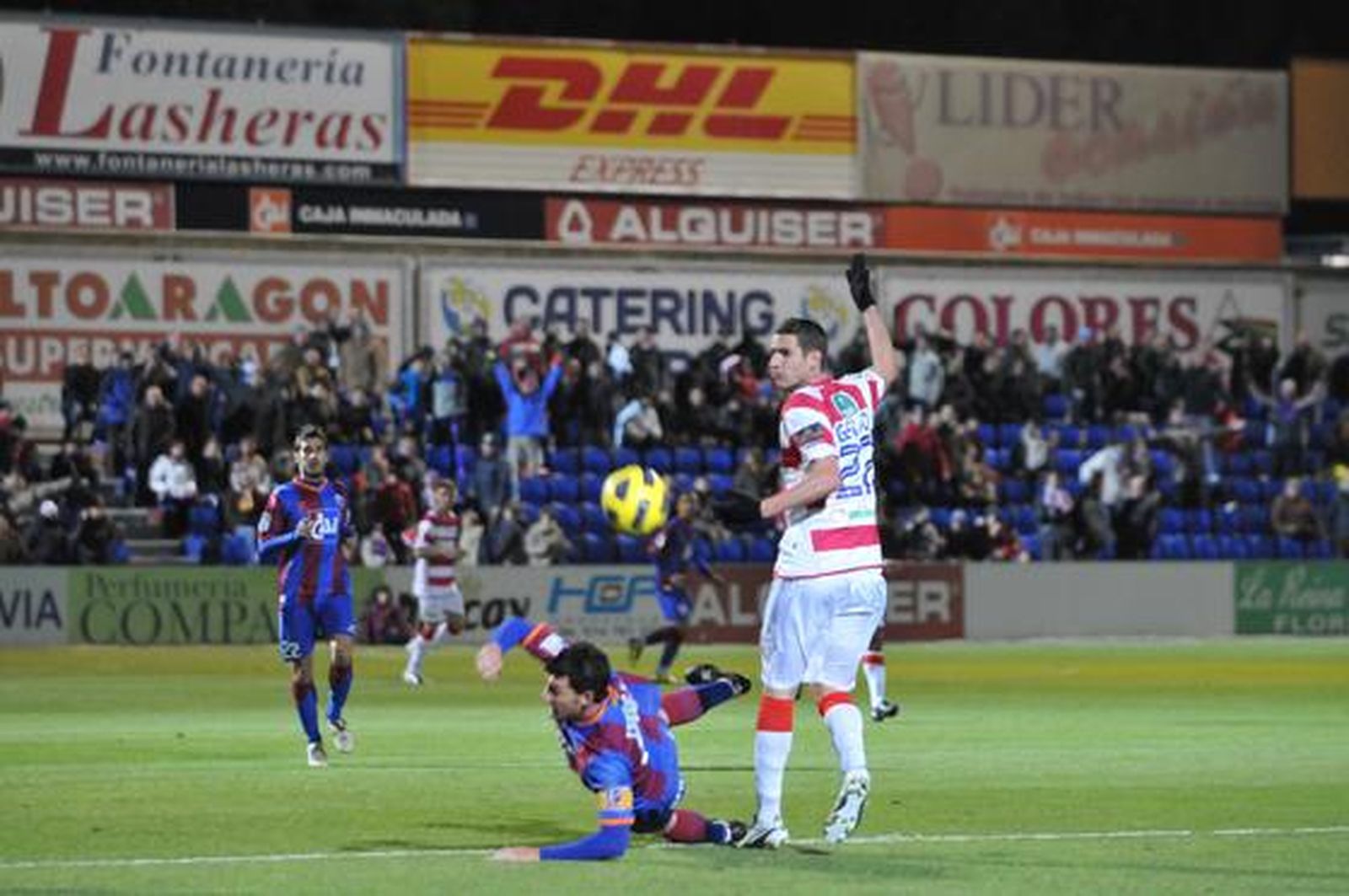 El Granada no pasa del empate en Huesca (0-0). / LOF